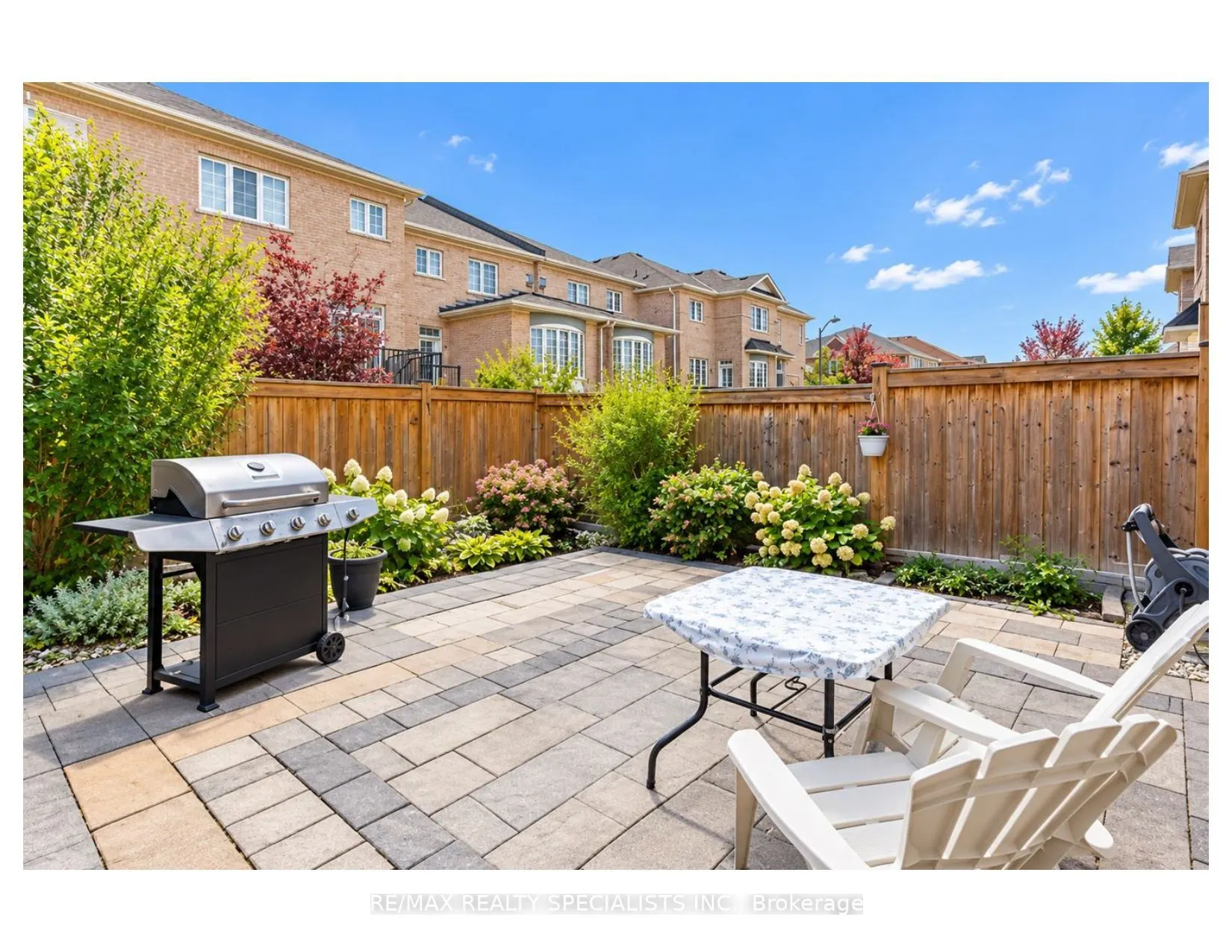 3428 Stoney Crescent