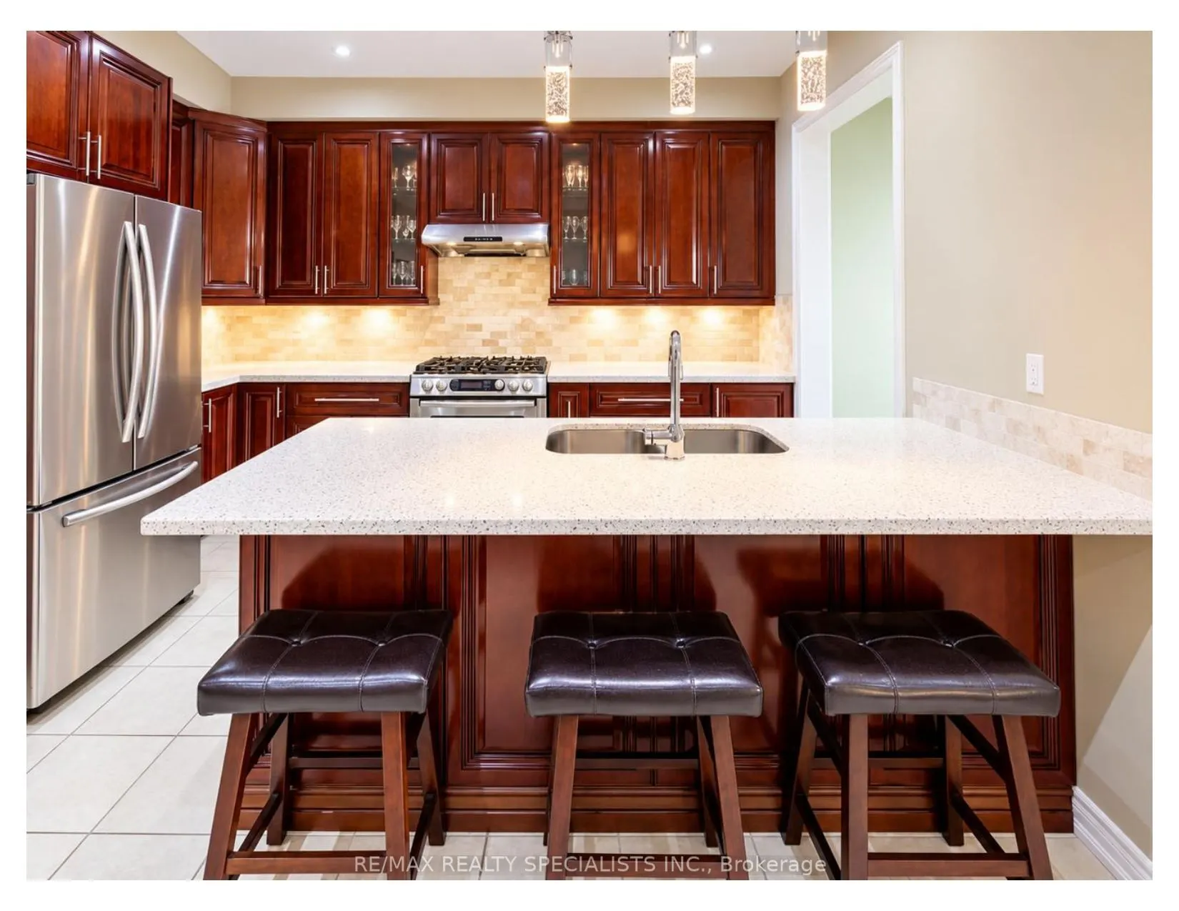 3428 Stoney Crescent