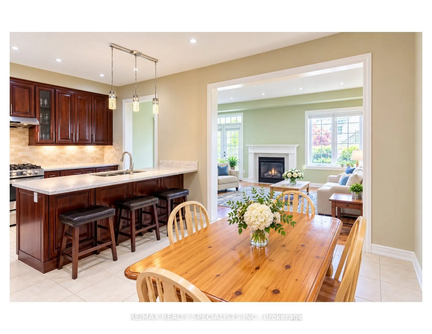 3428 Stoney Crescent