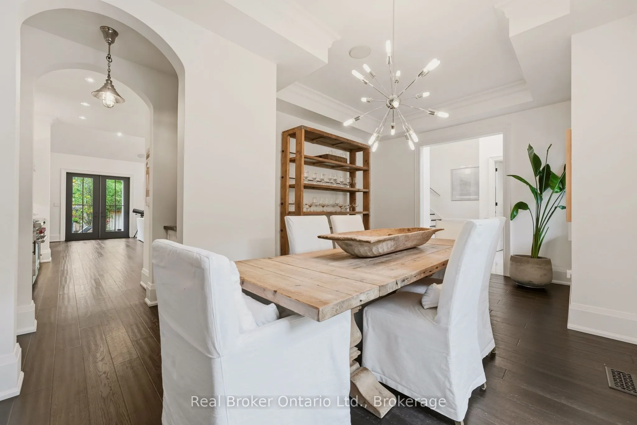 175 North Shore Boulevard W