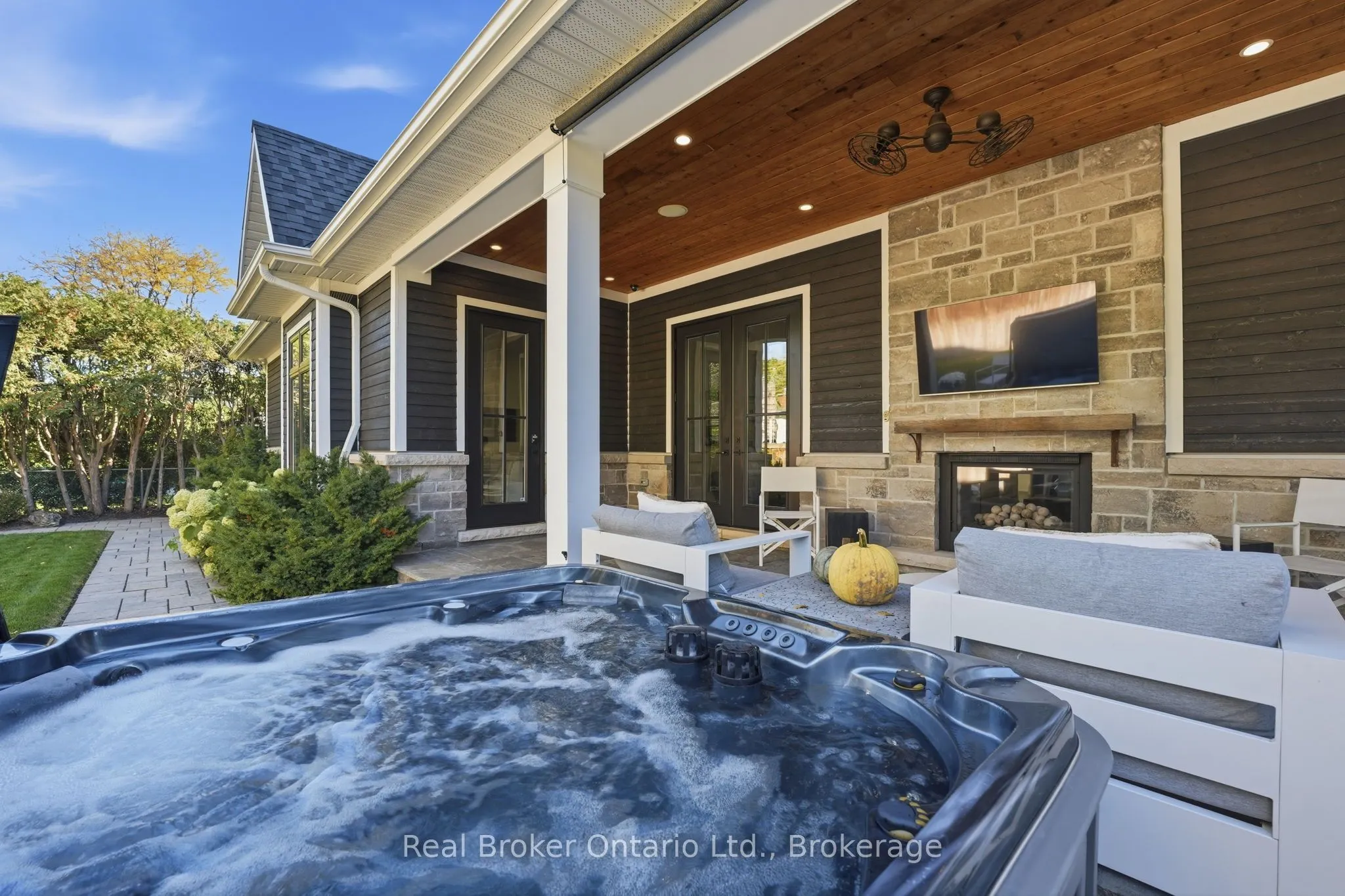 175 North Shore Boulevard W