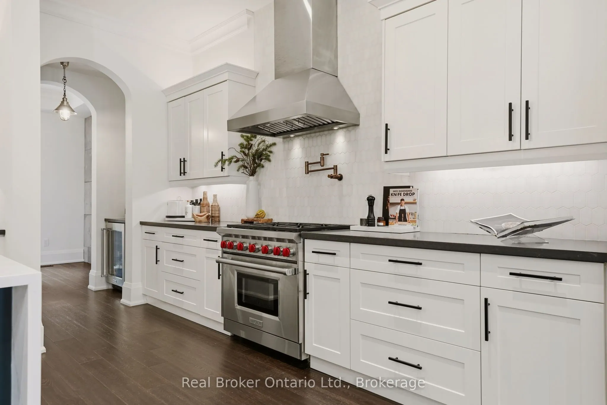 175 North Shore Boulevard W