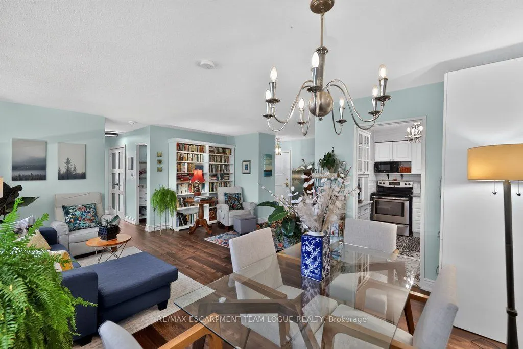 2263 Marine Drive #301