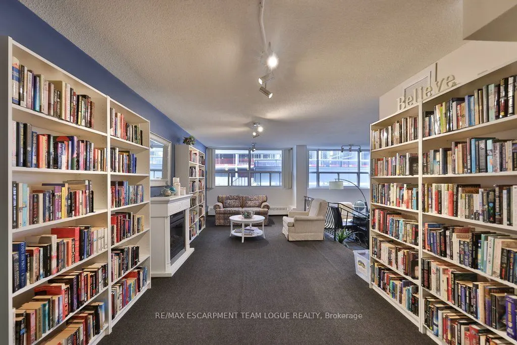2263 Marine Drive #301