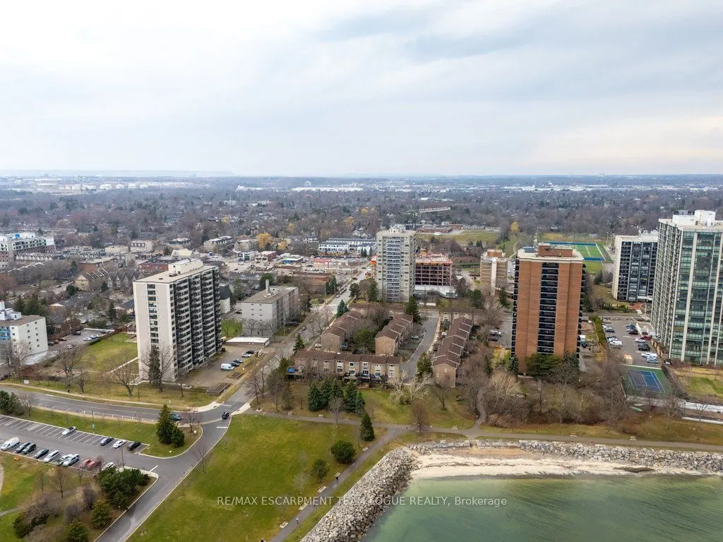 2263 Marine Drive #301