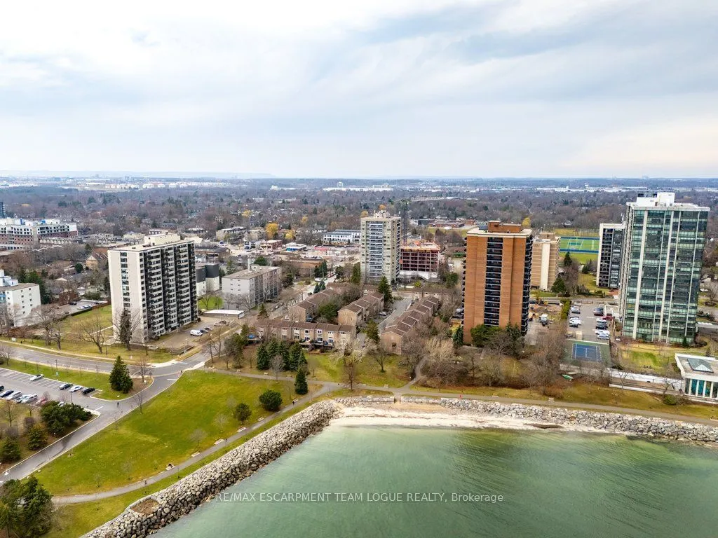 2263 Marine Drive #301