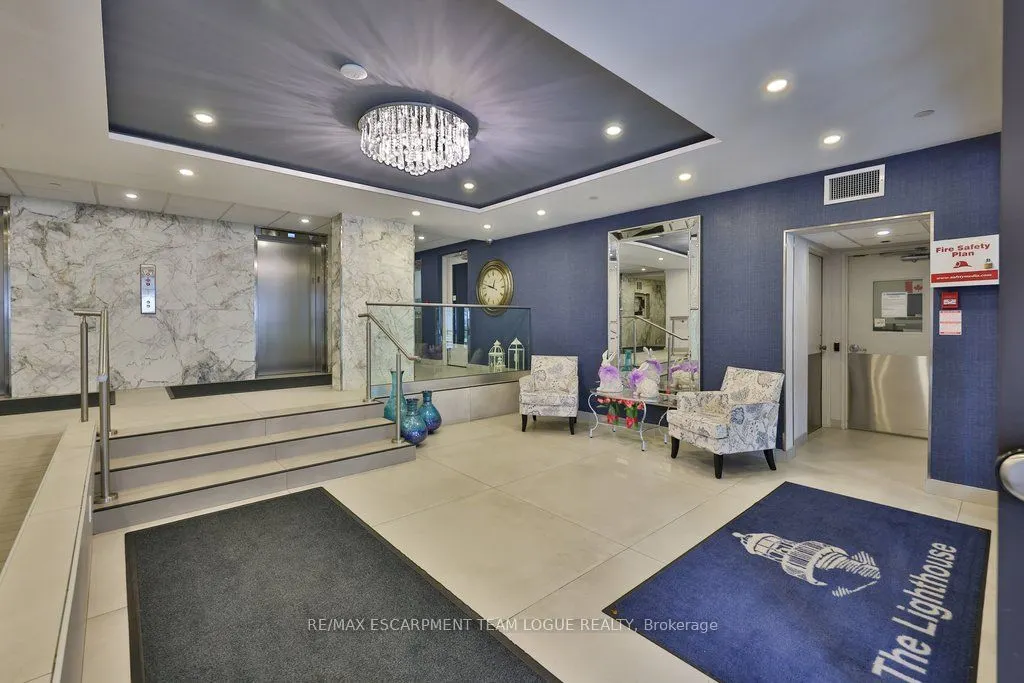 2263 Marine Drive #301
