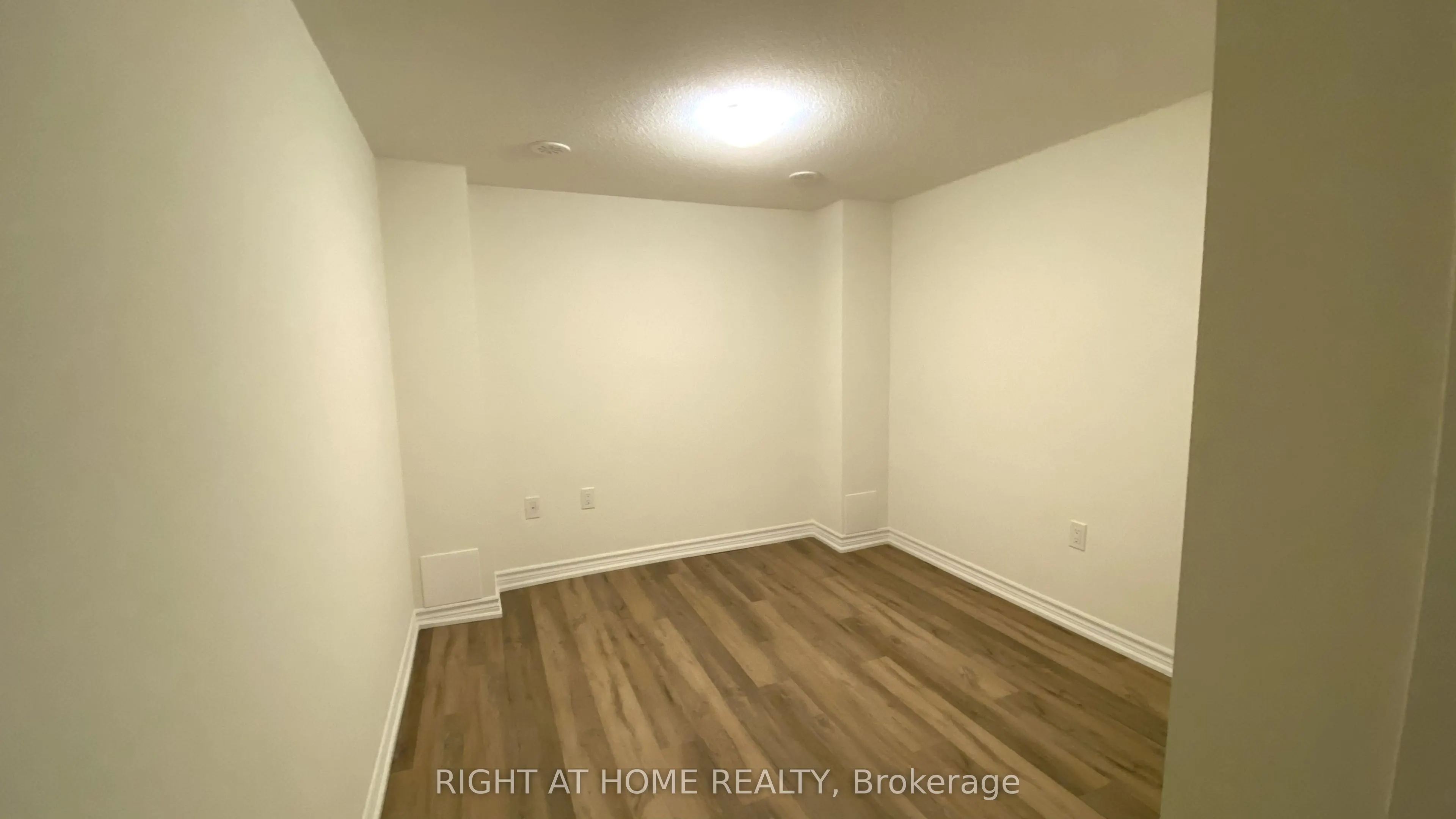 980 Alder Gate
