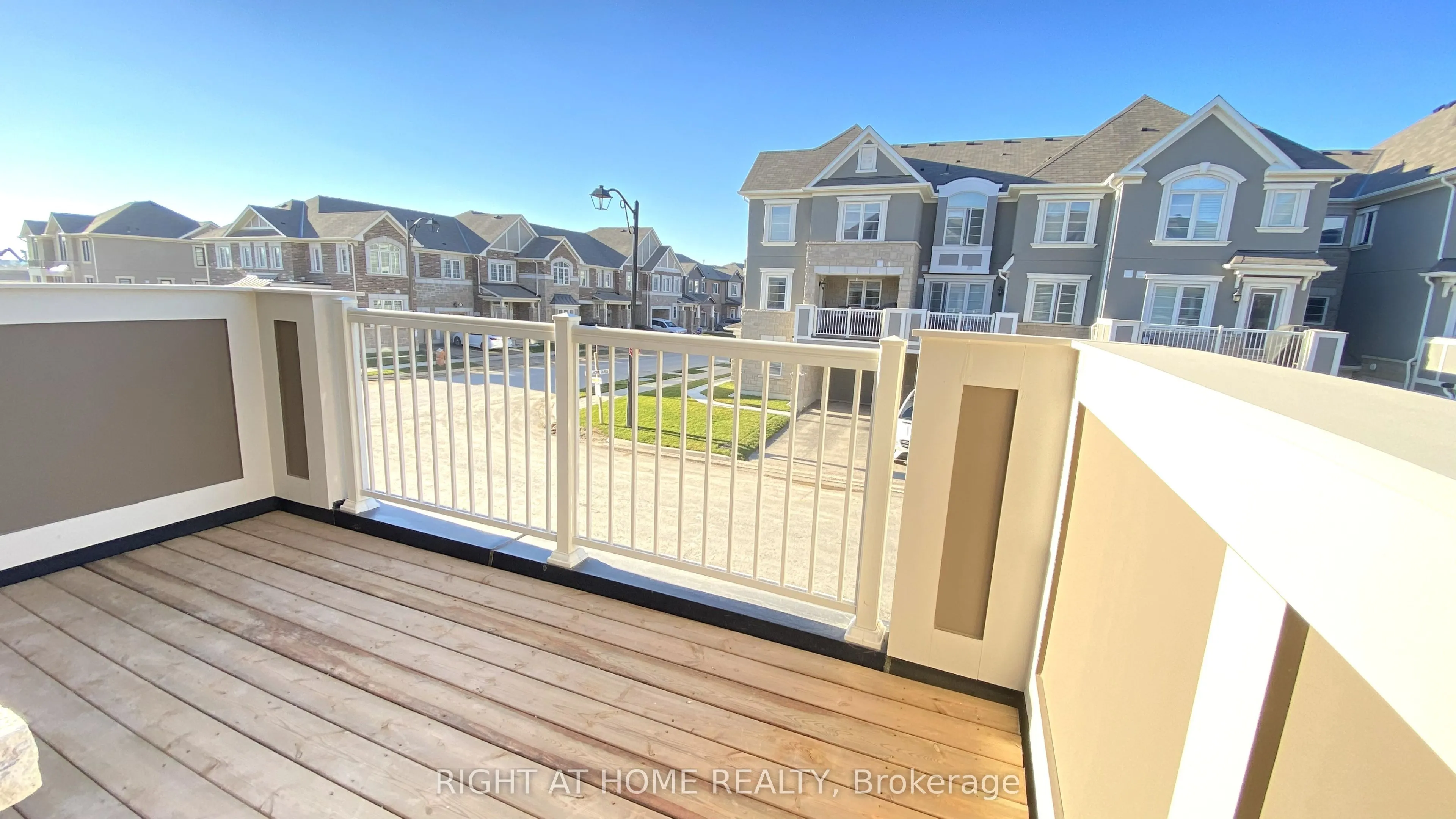 980 Alder Gate