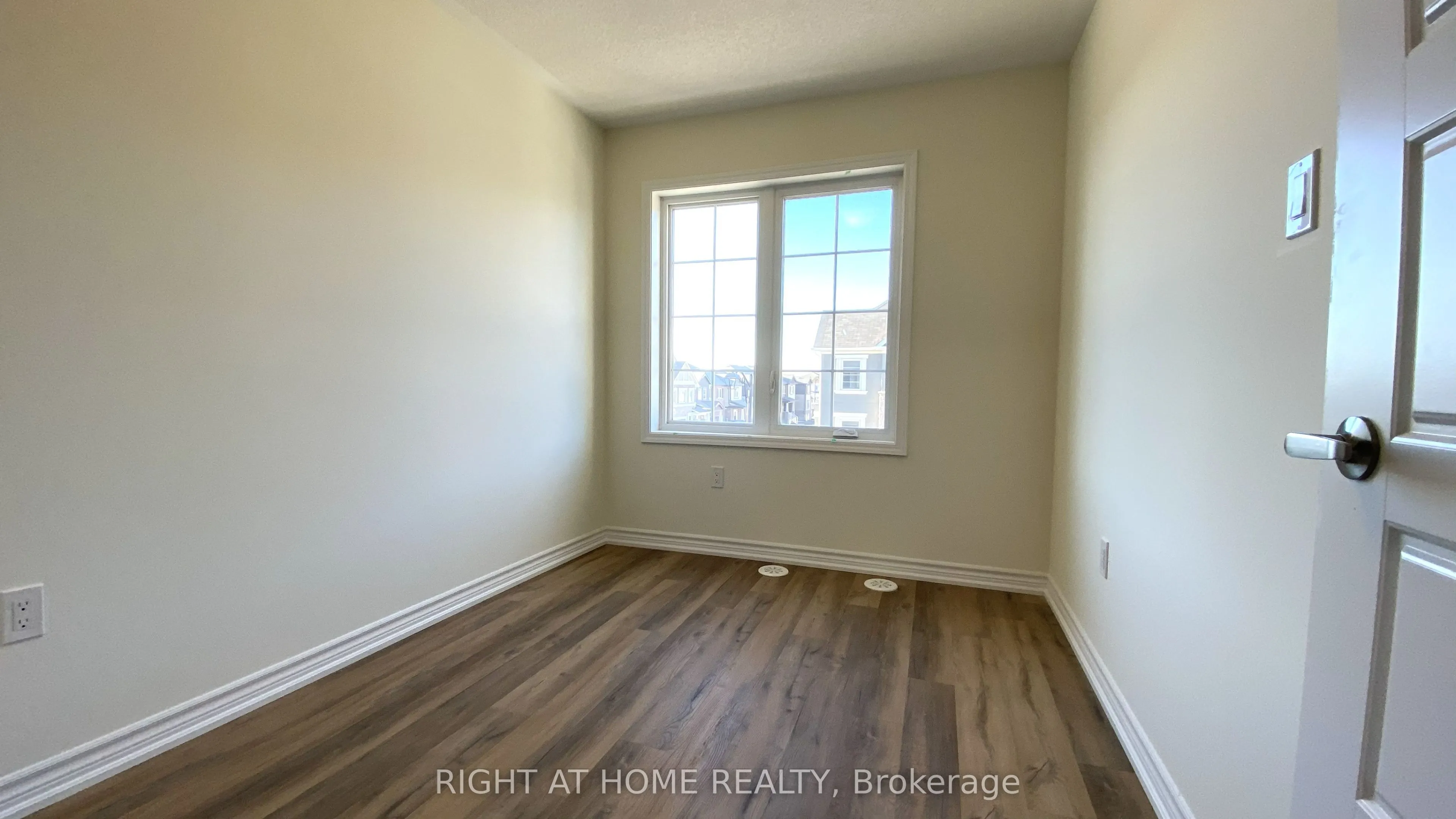 980 Alder Gate