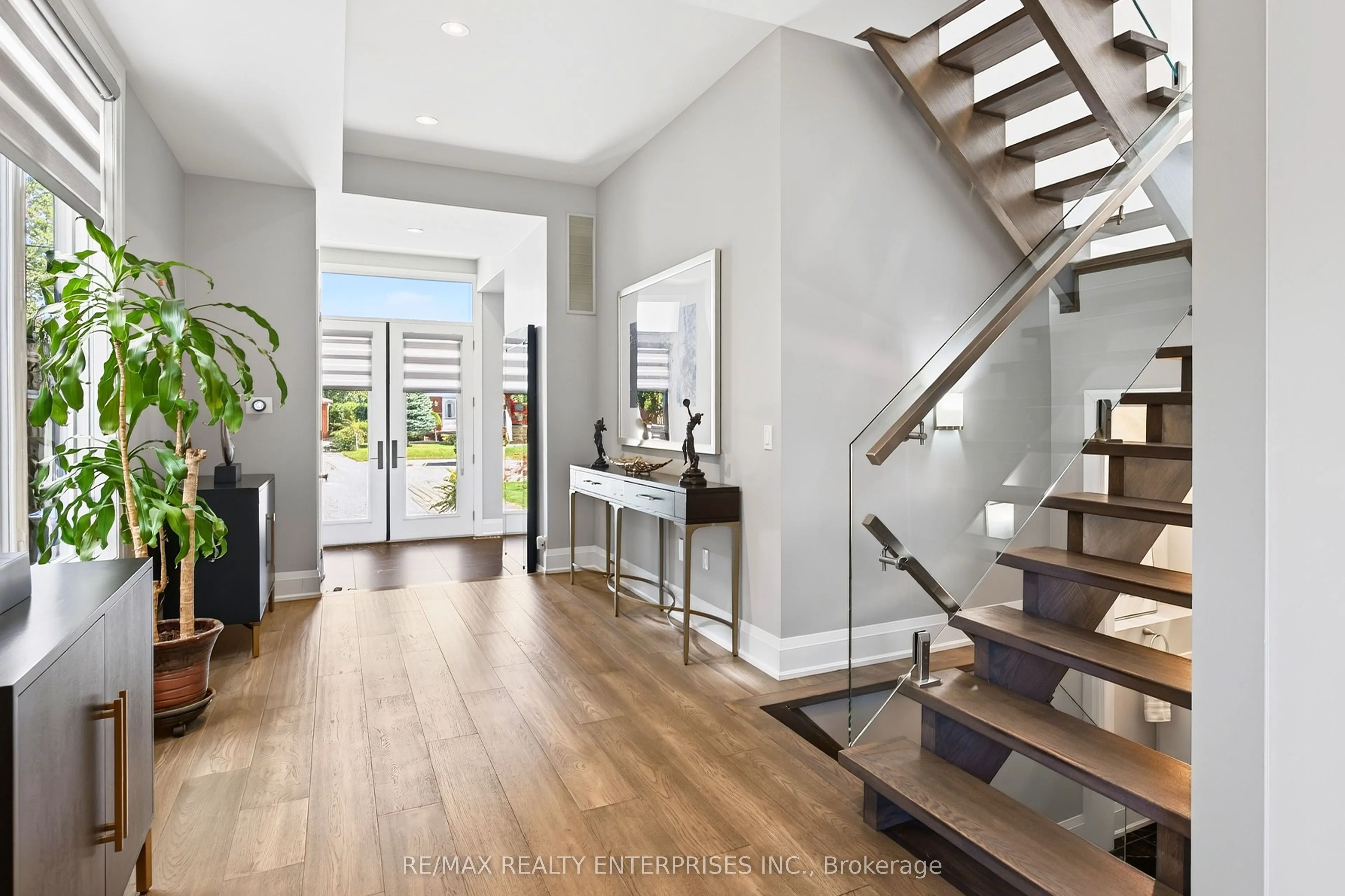 36B Pine Avenue N