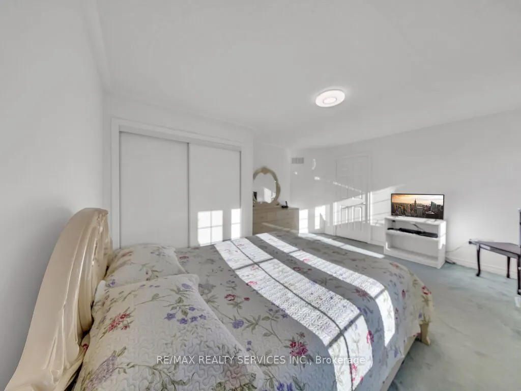 61 Sir Jacobs Crescent