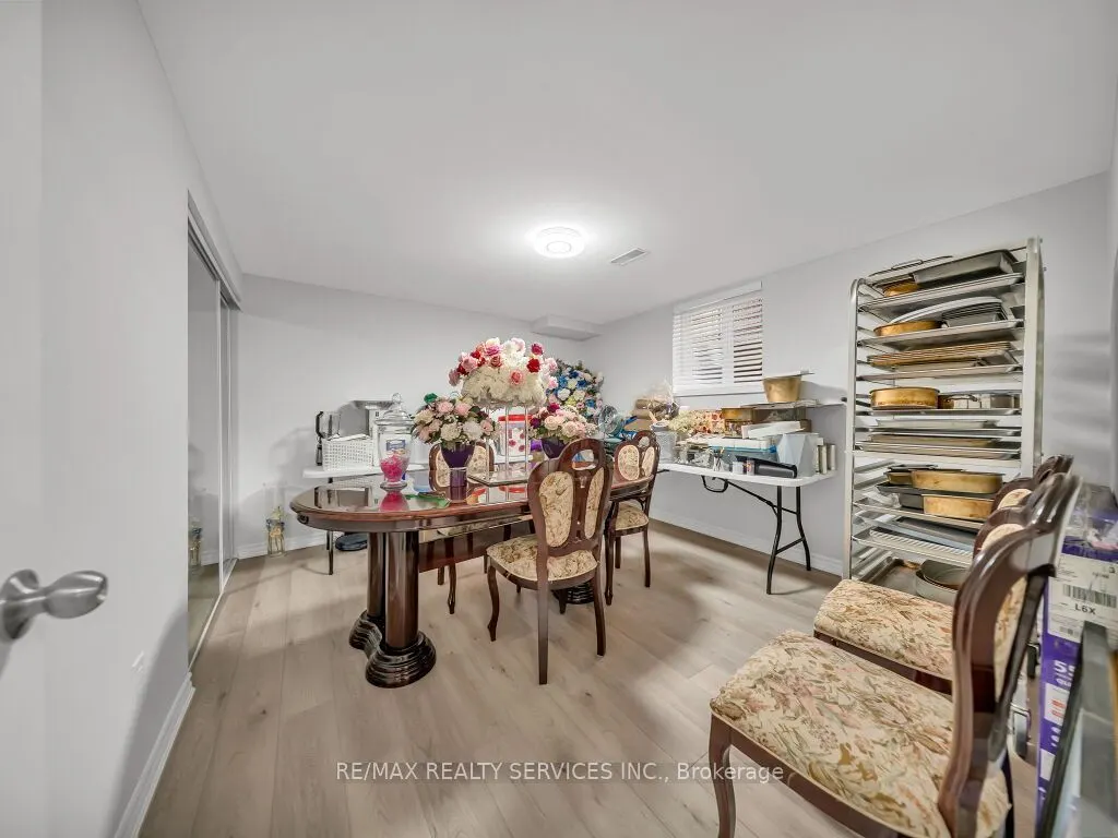 61 Sir Jacobs Crescent
