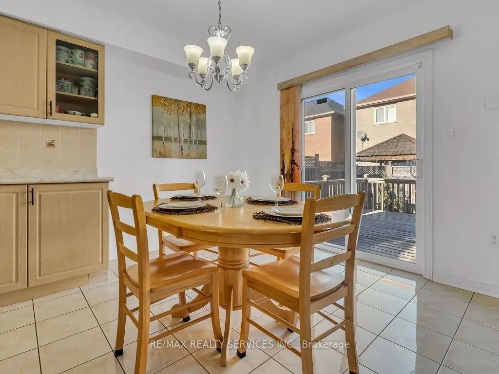 61 Sir Jacobs Crescent