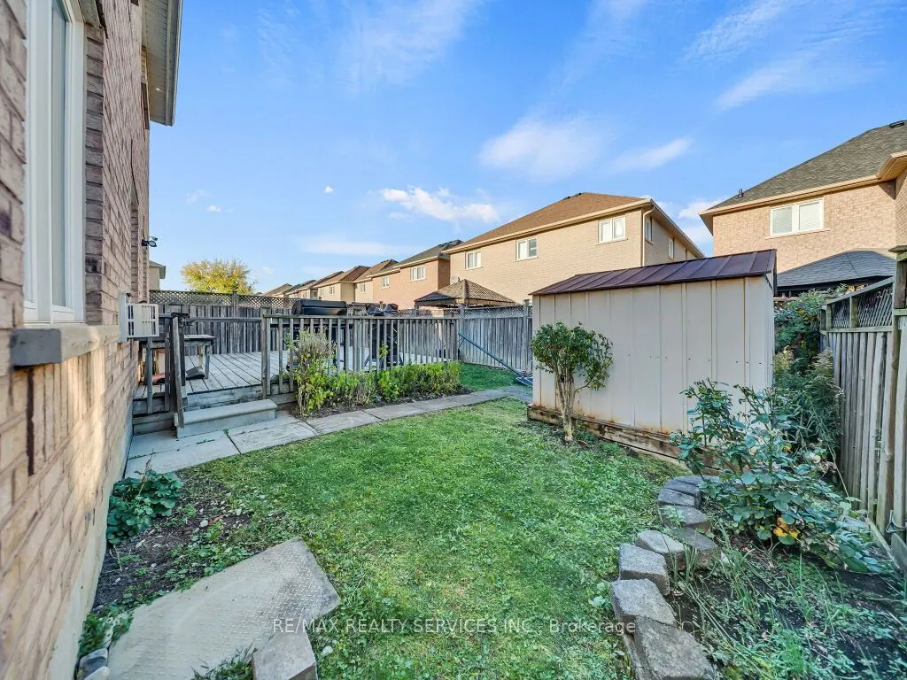 61 Sir Jacobs Crescent
