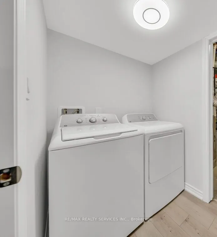 61 Sir Jacobs Crescent