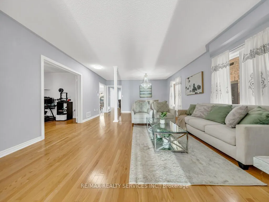 61 Sir Jacobs Crescent