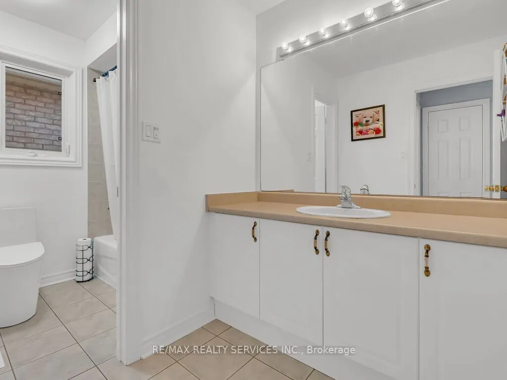 61 Sir Jacobs Crescent