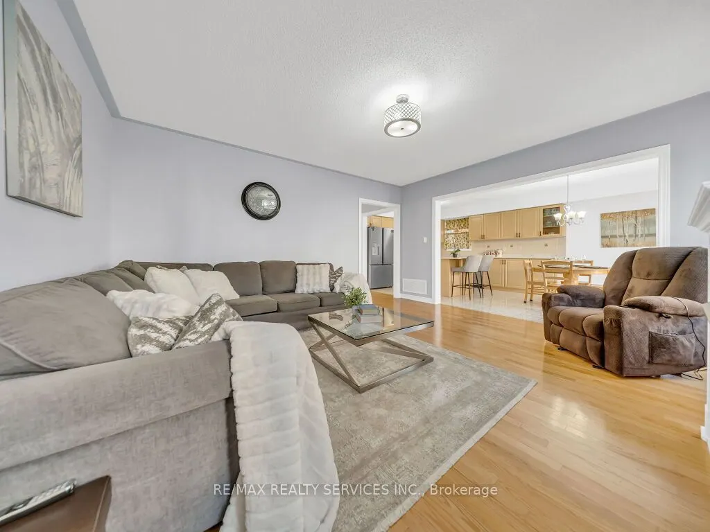 61 Sir Jacobs Crescent