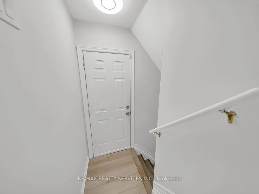 61 Sir Jacobs Crescent