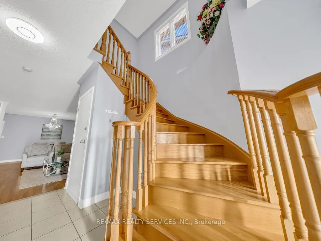 61 Sir Jacobs Crescent