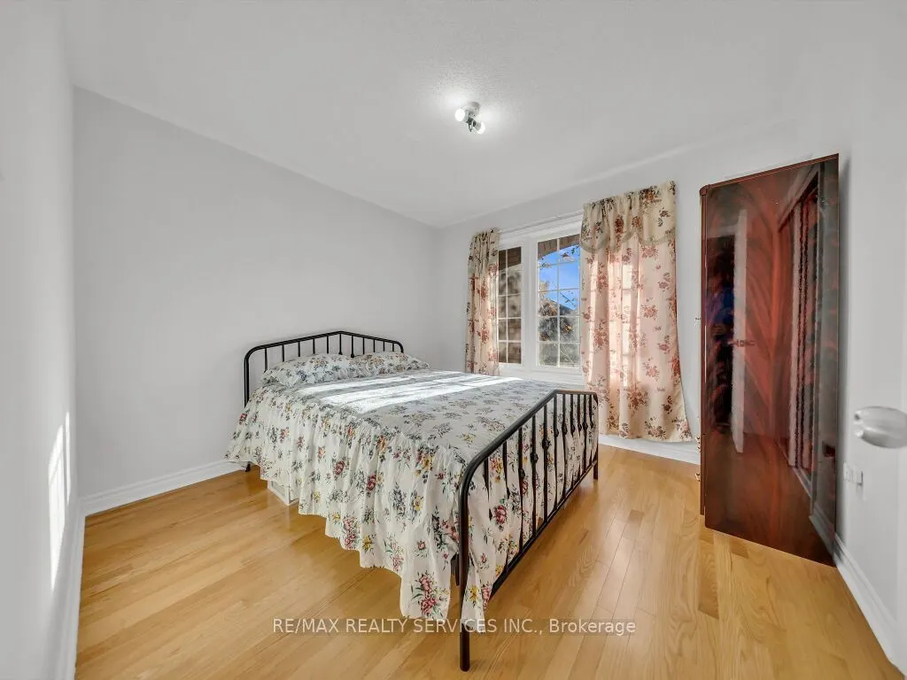 61 Sir Jacobs Crescent