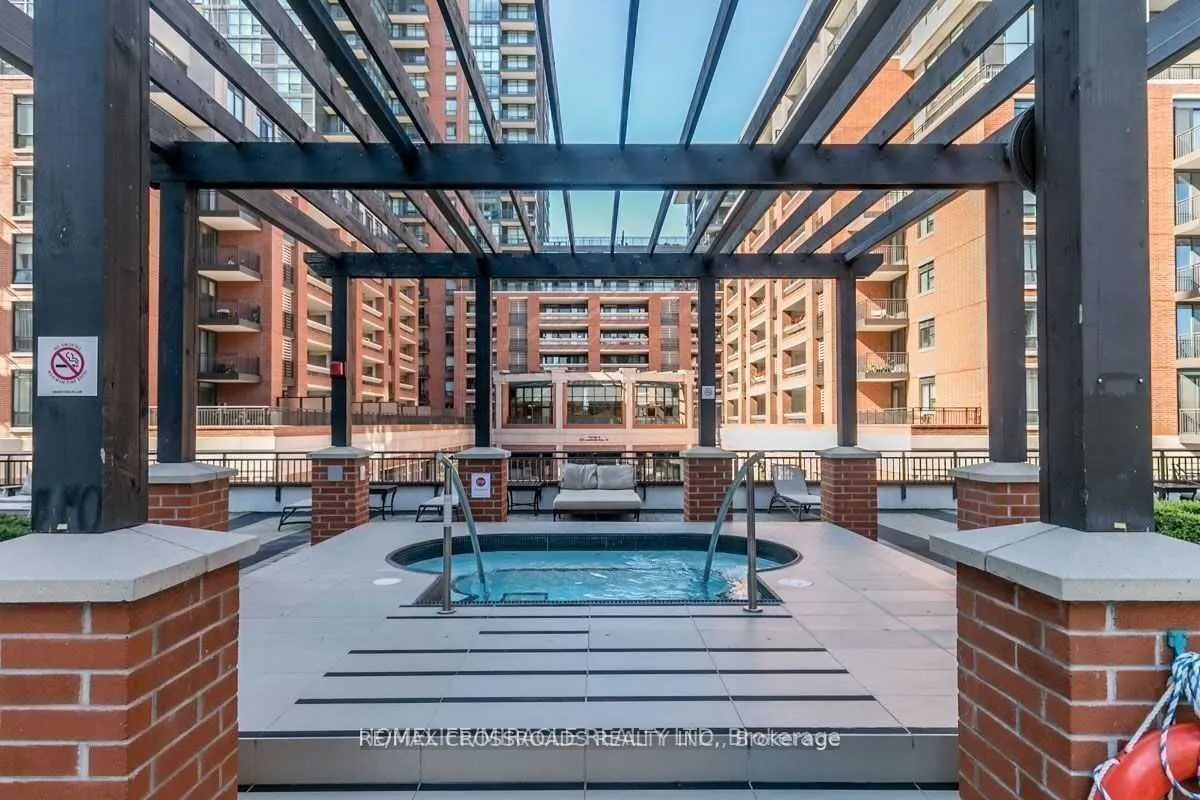 800 Lawrence Avenue W #605