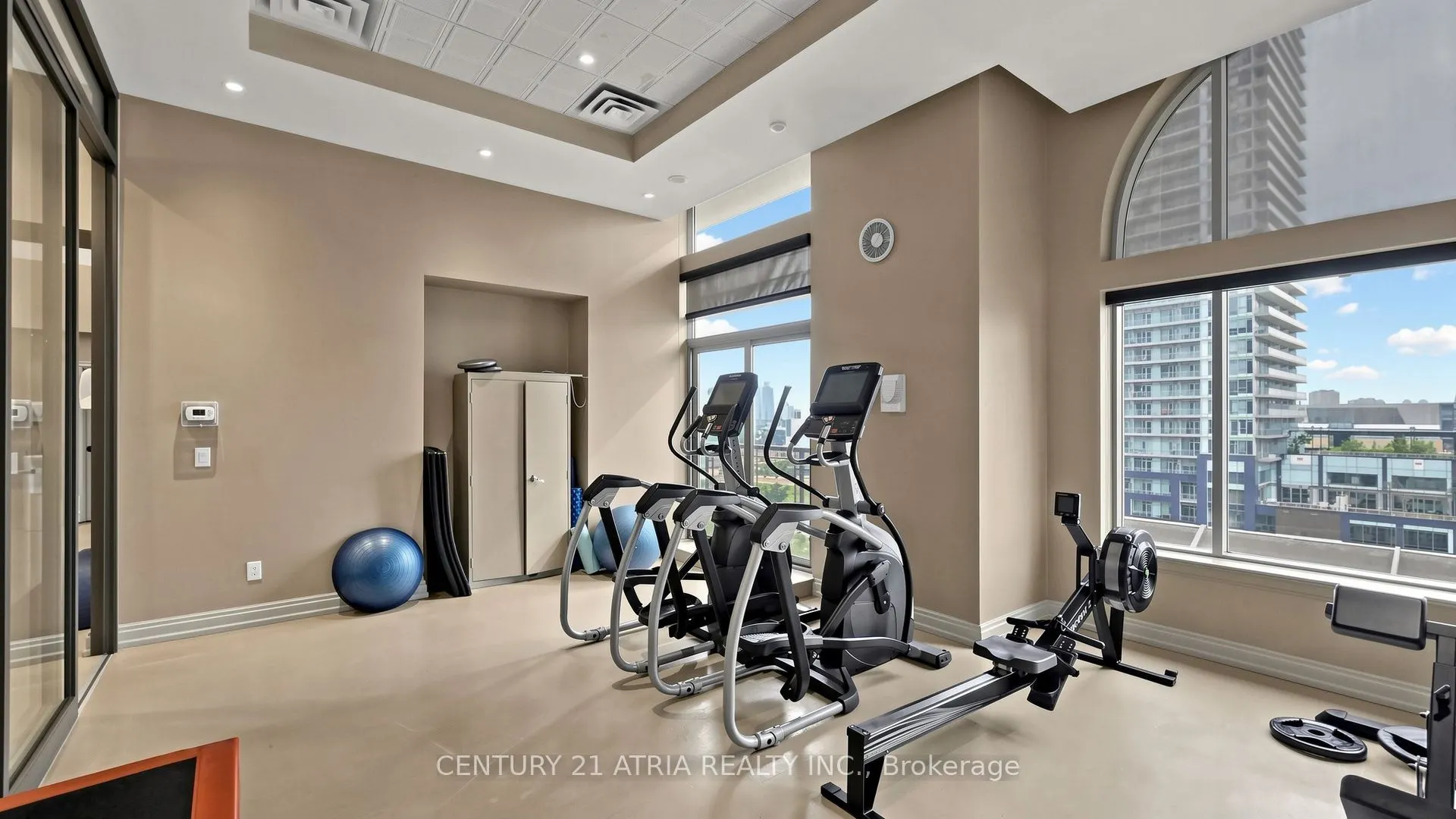 385 Prince Of Wales Drive #1802