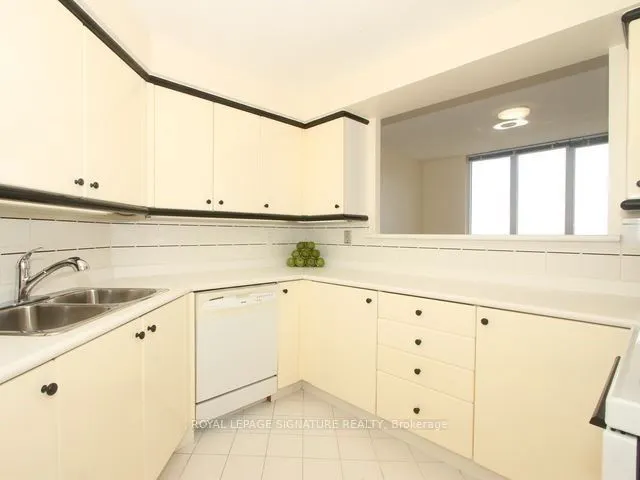 2285 Lake Shore Boulevard W #703