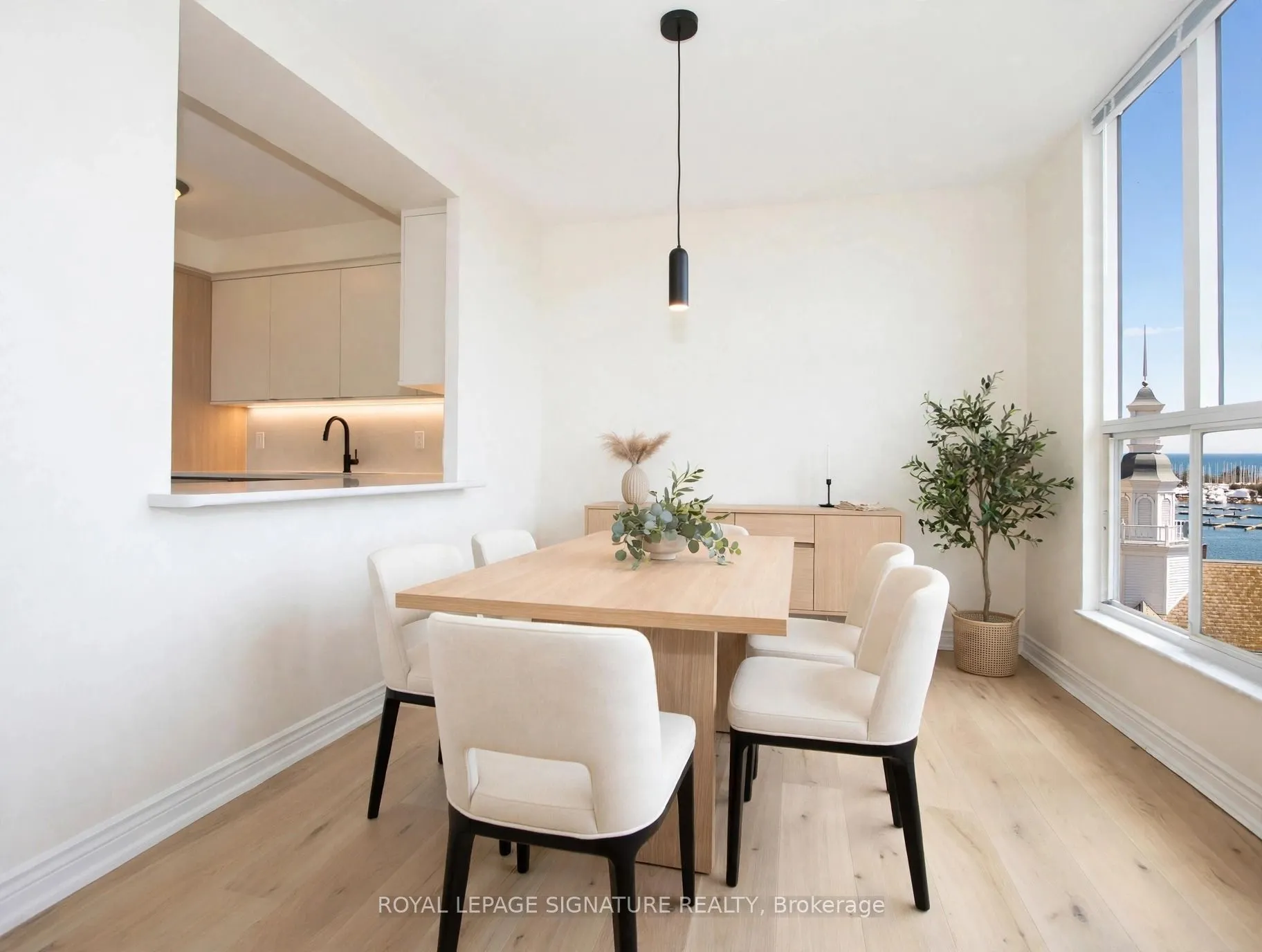 2285 Lake Shore Boulevard W #703