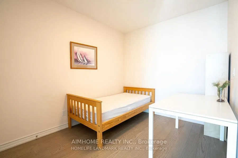 2240 lakeshore Boulevard #3202