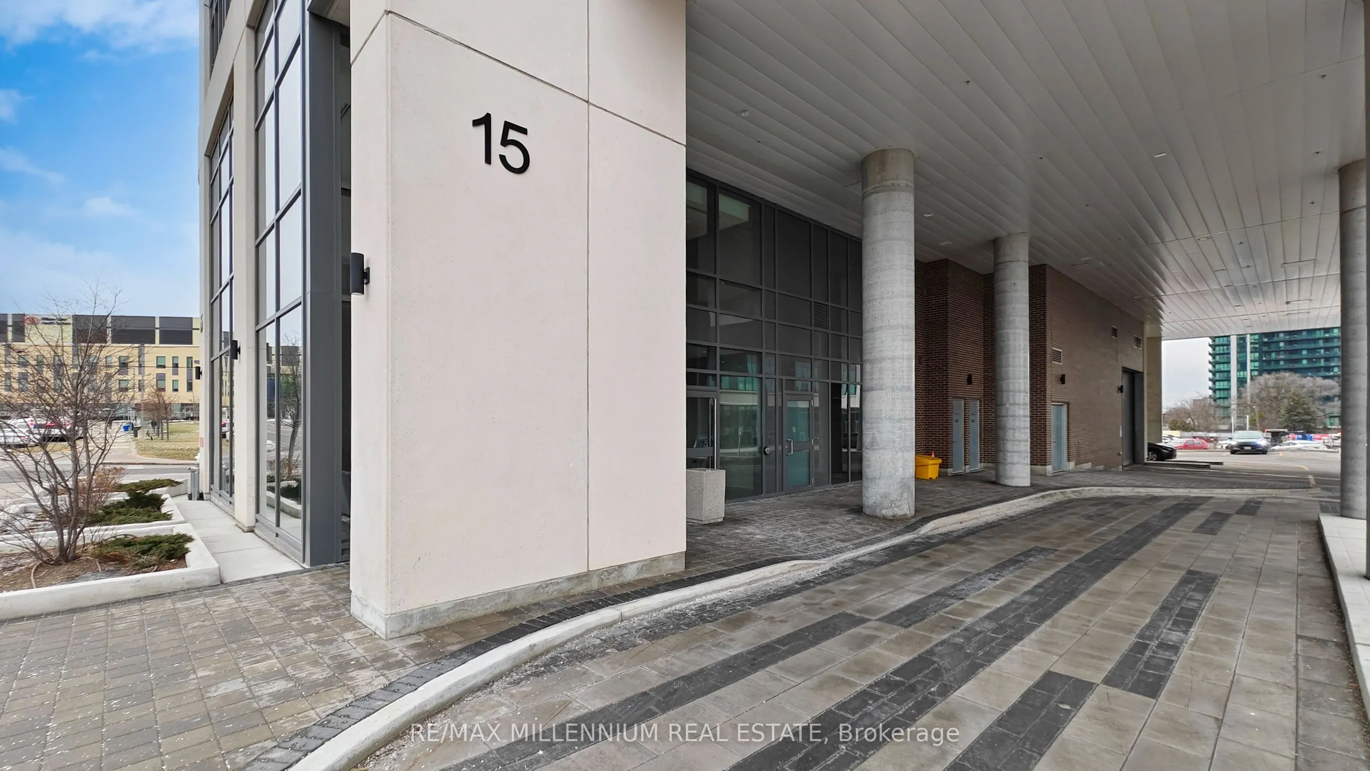 15 Lynch Street #404