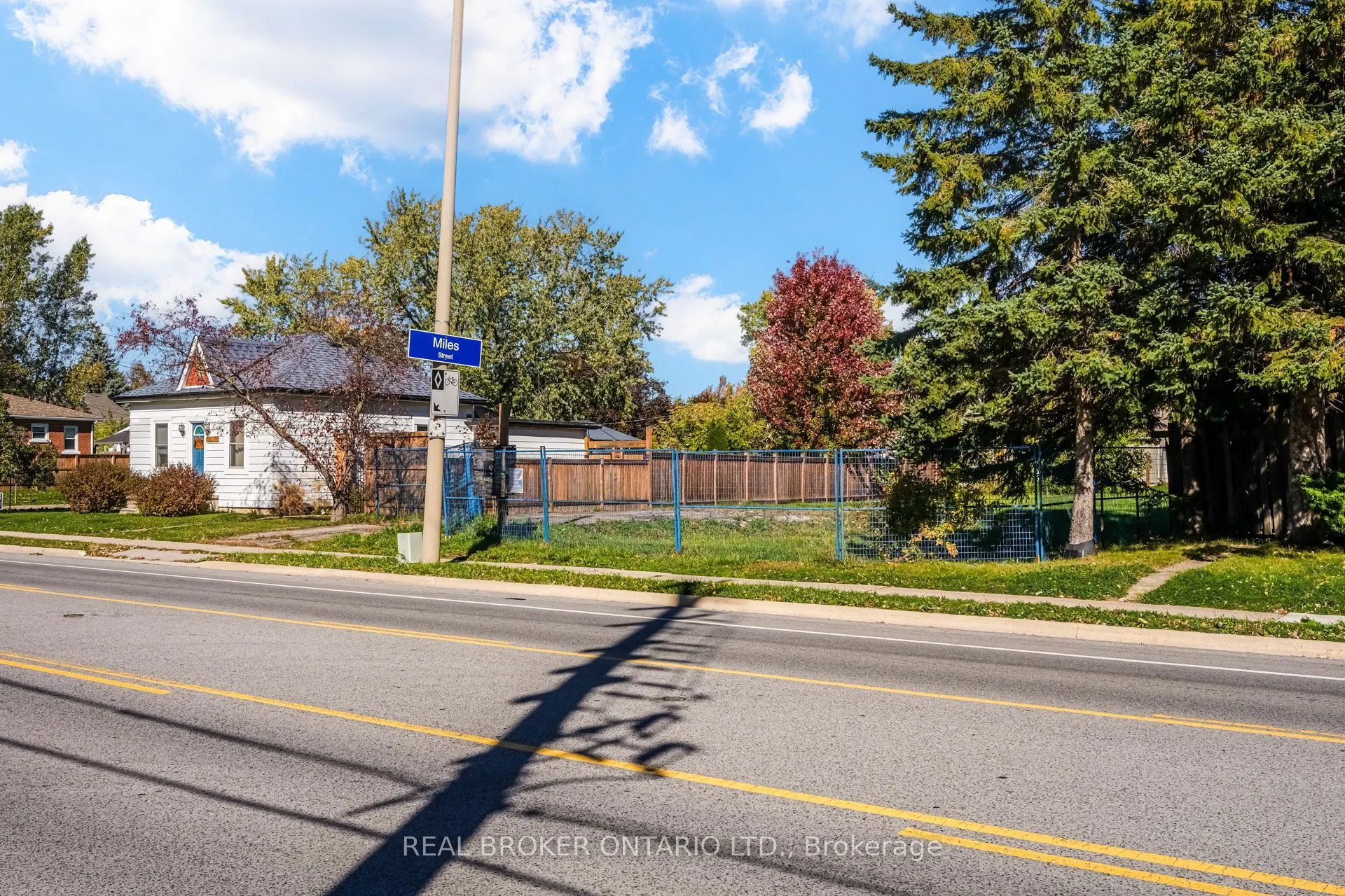 159 Bronte Street S