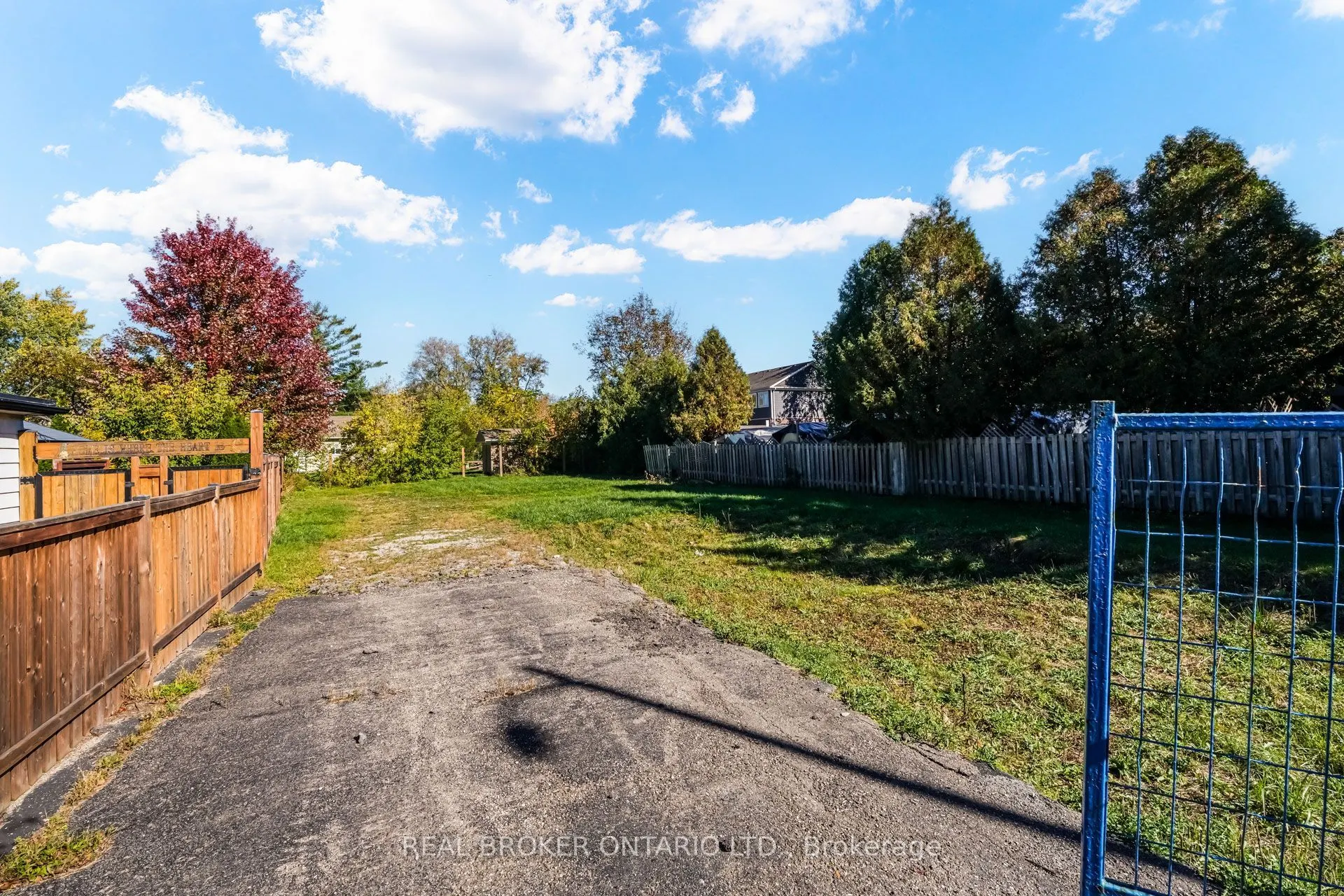159 Bronte Street S