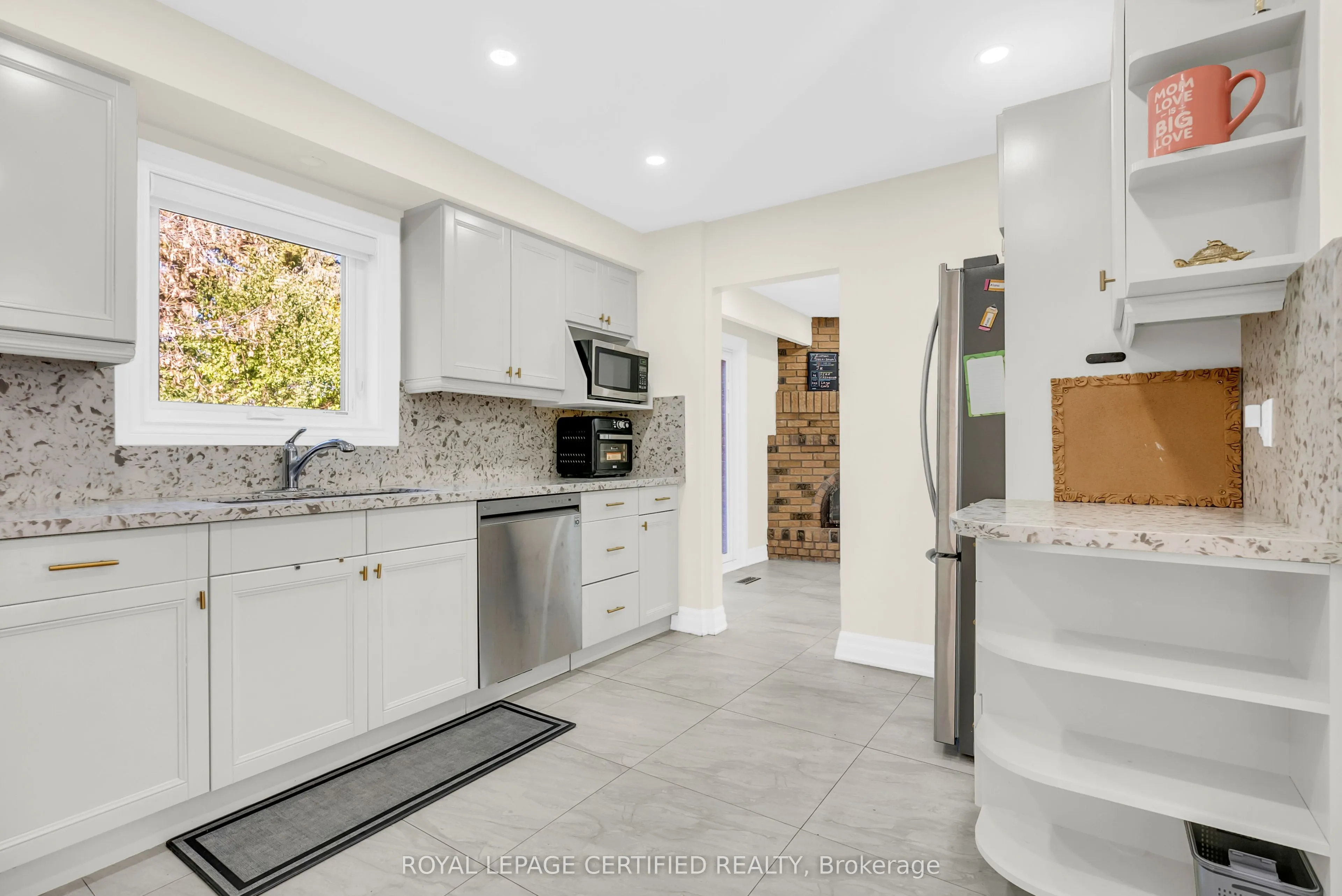 22 Madelaine Crescent
