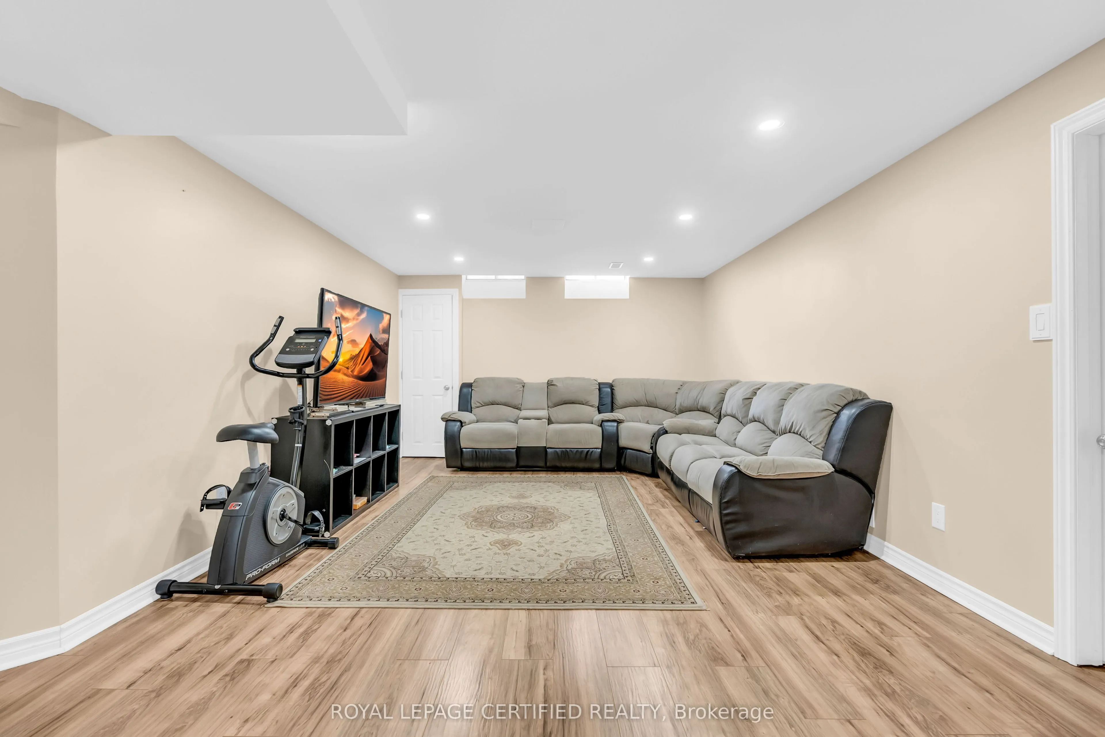 22 Madelaine Crescent