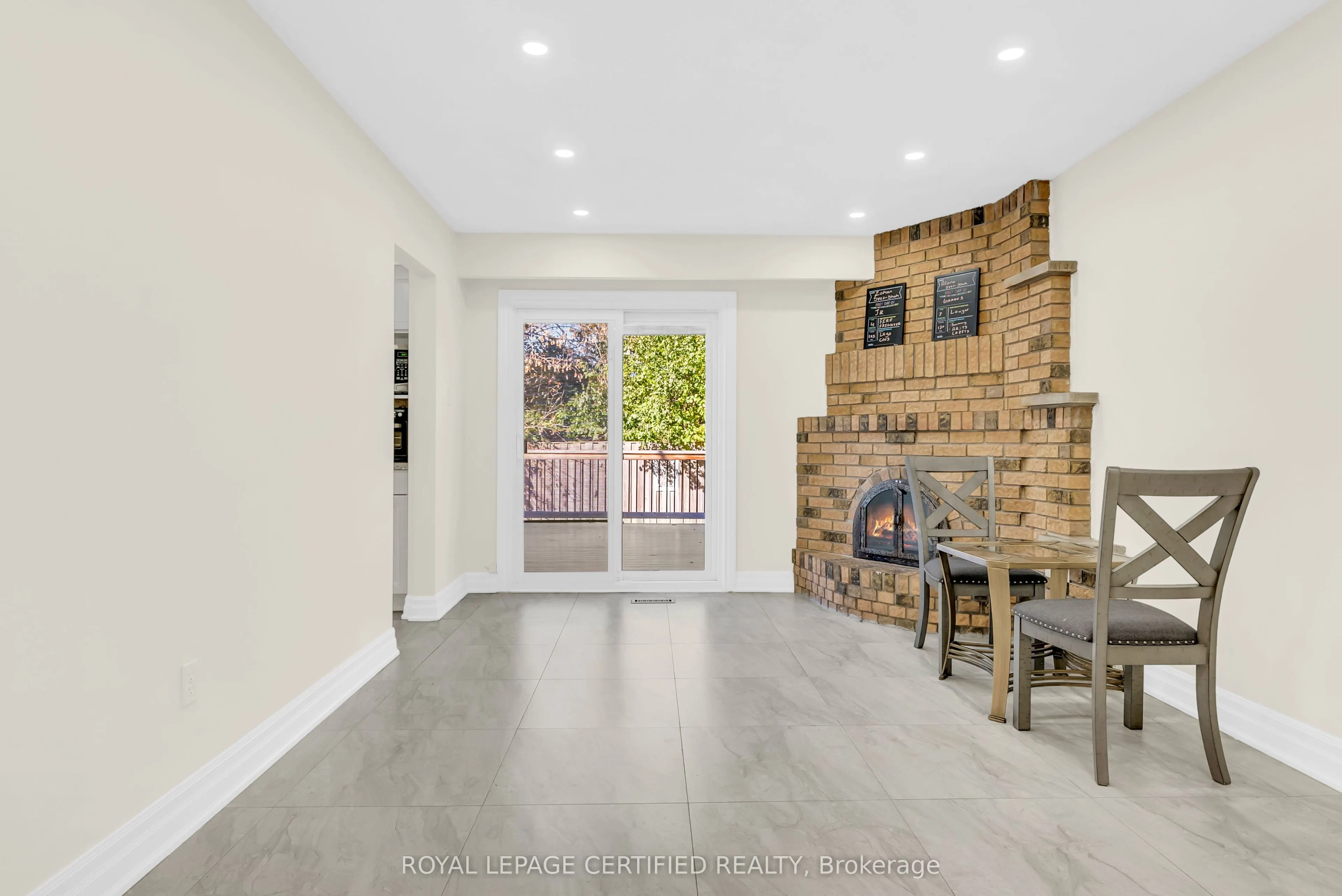 22 Madelaine Crescent