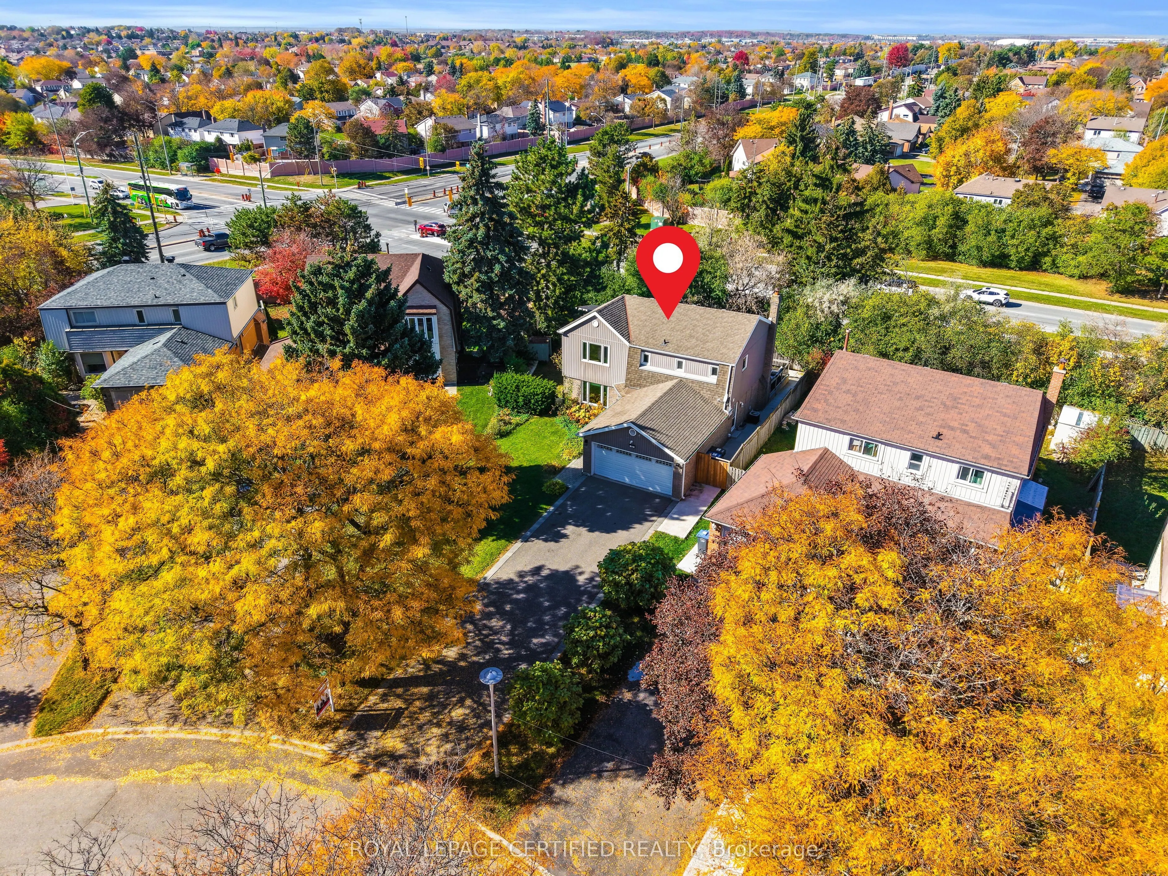 22 Madelaine Crescent