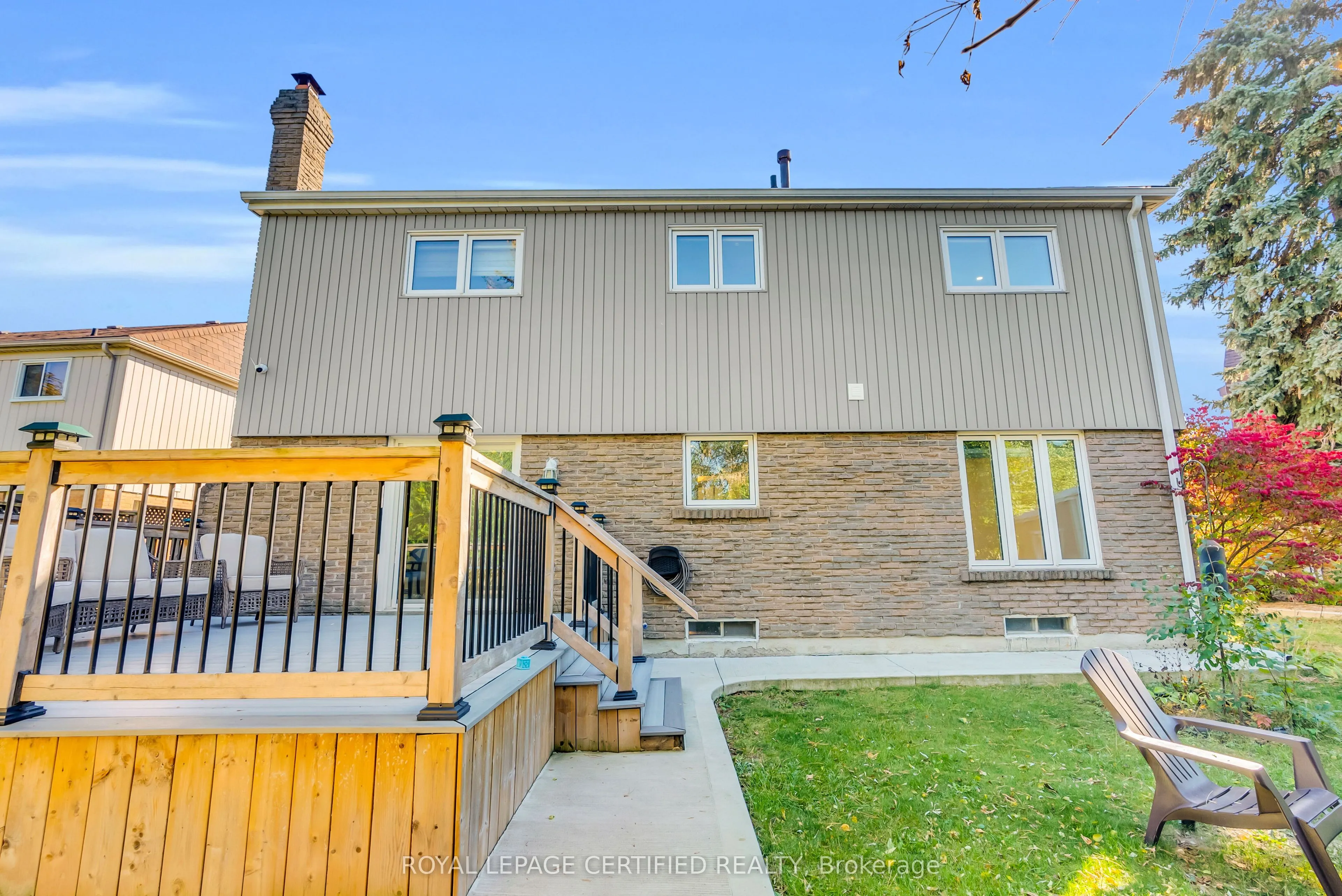 22 Madelaine Crescent
