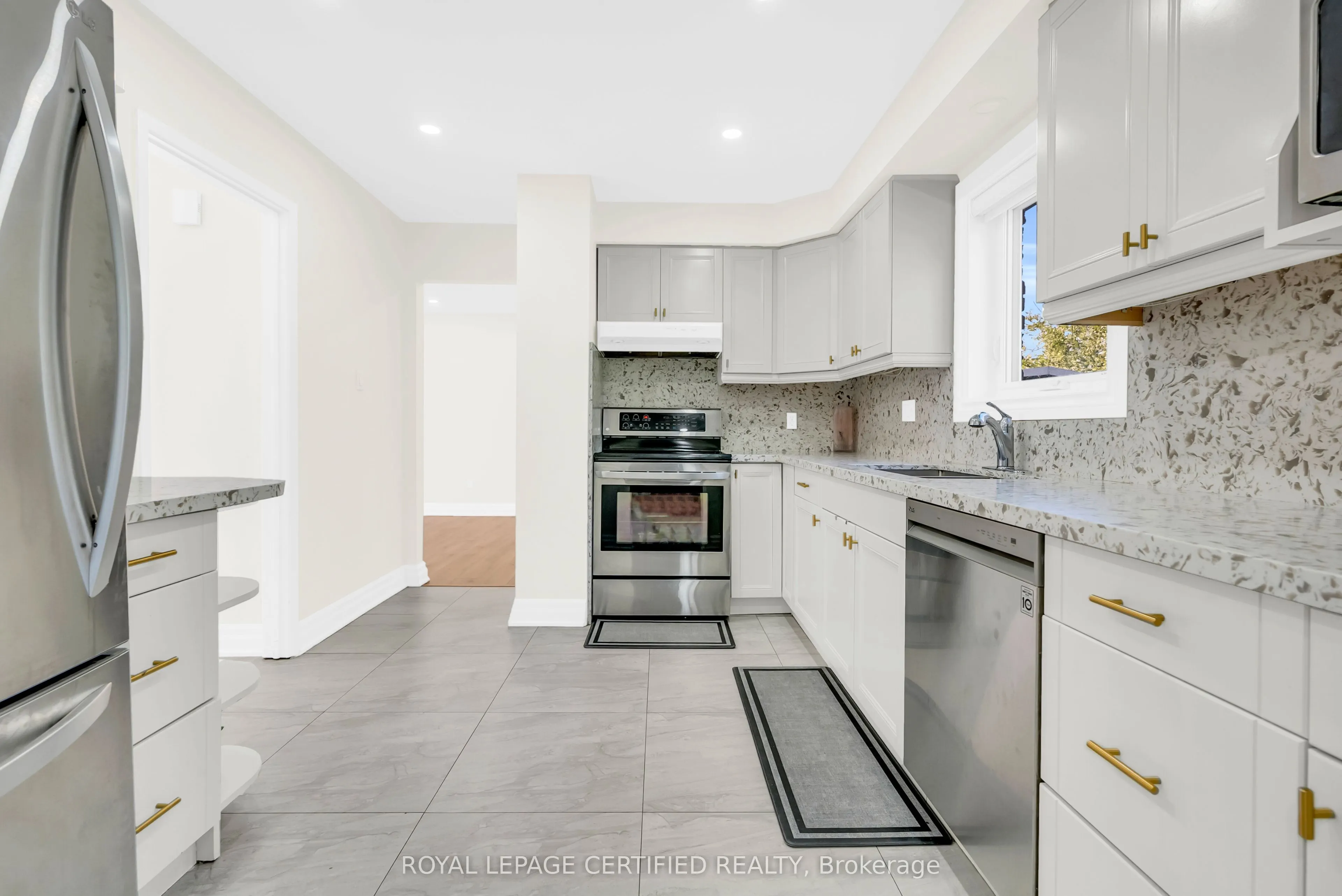 22 Madelaine Crescent
