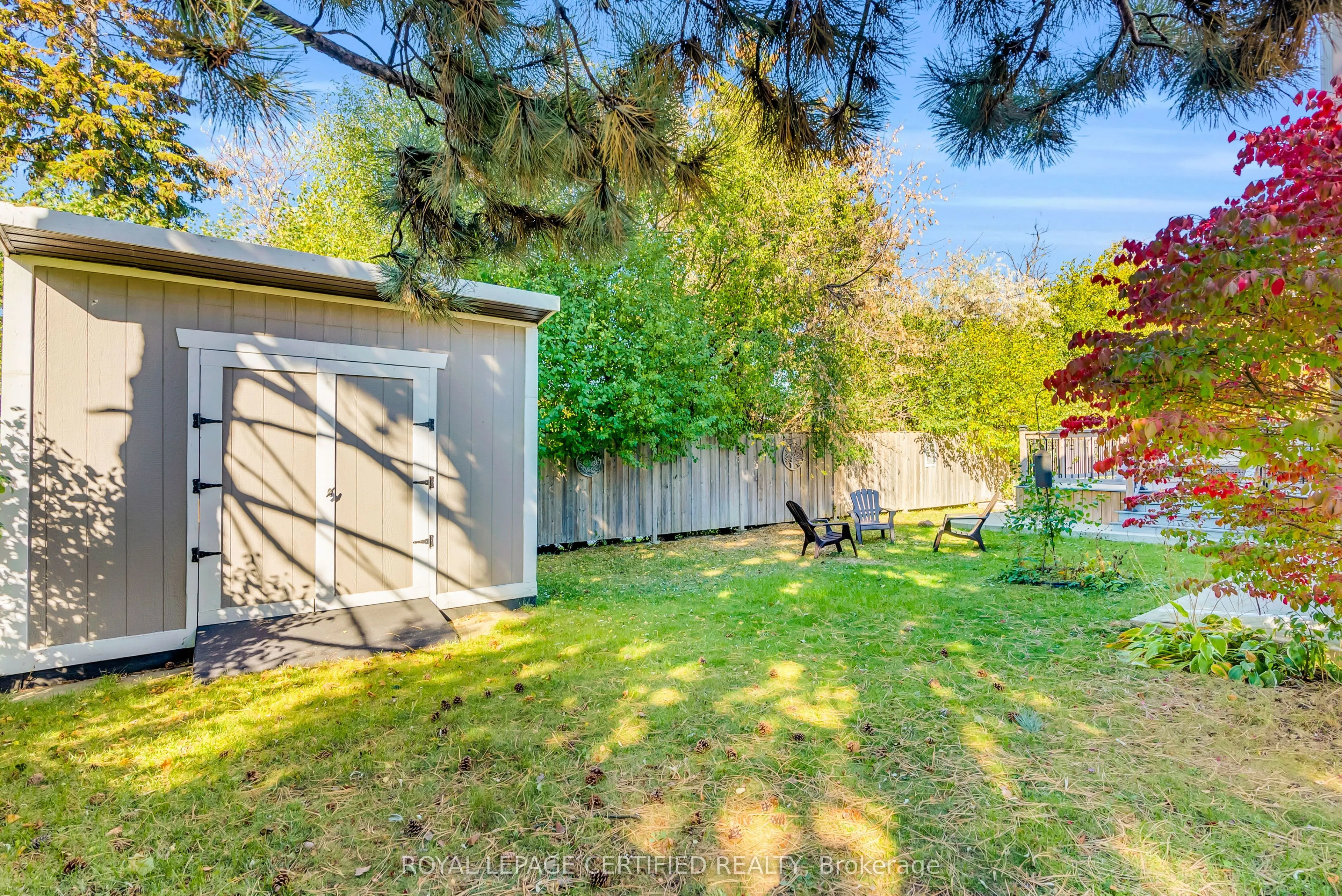 22 Madelaine Crescent