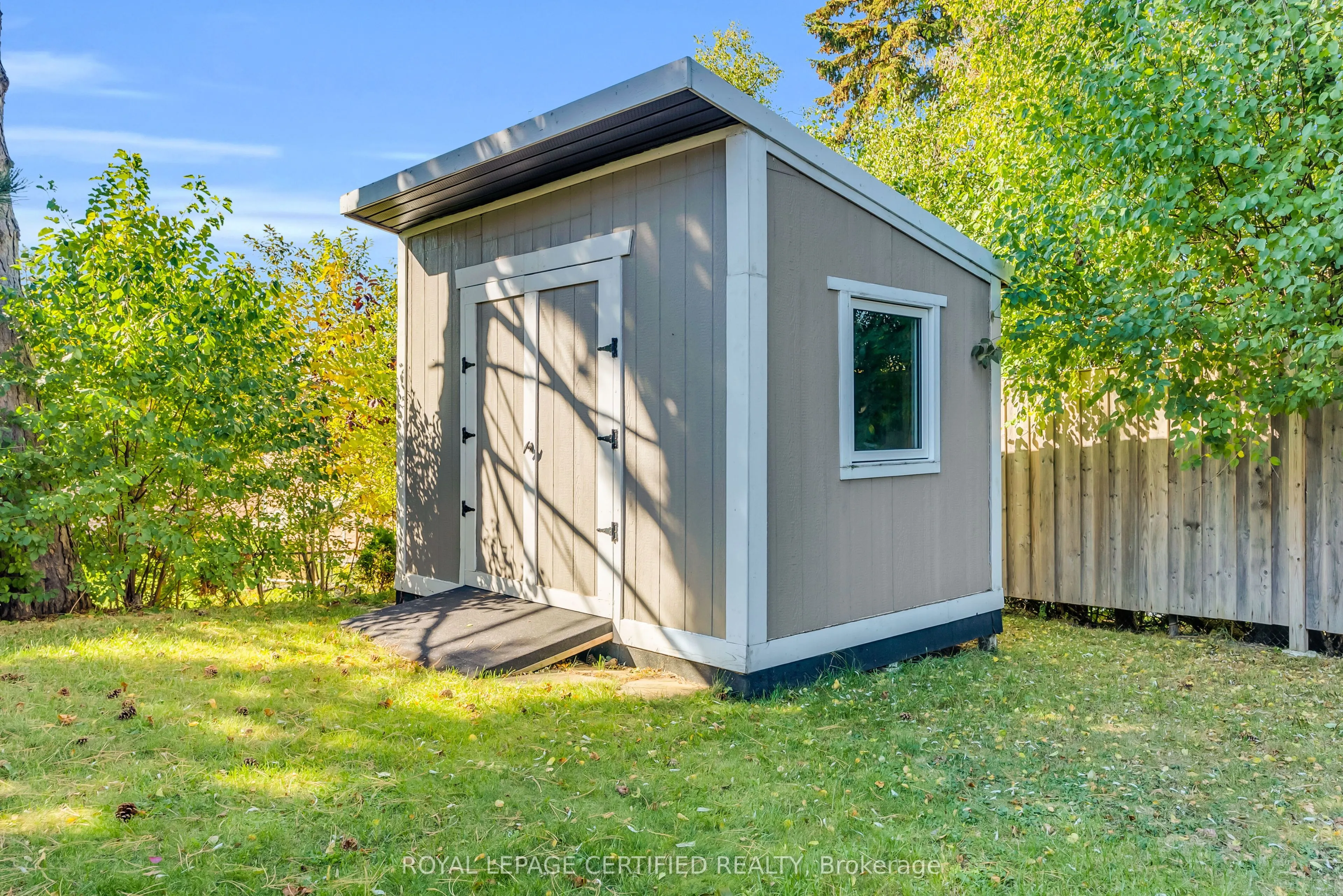22 Madelaine Crescent