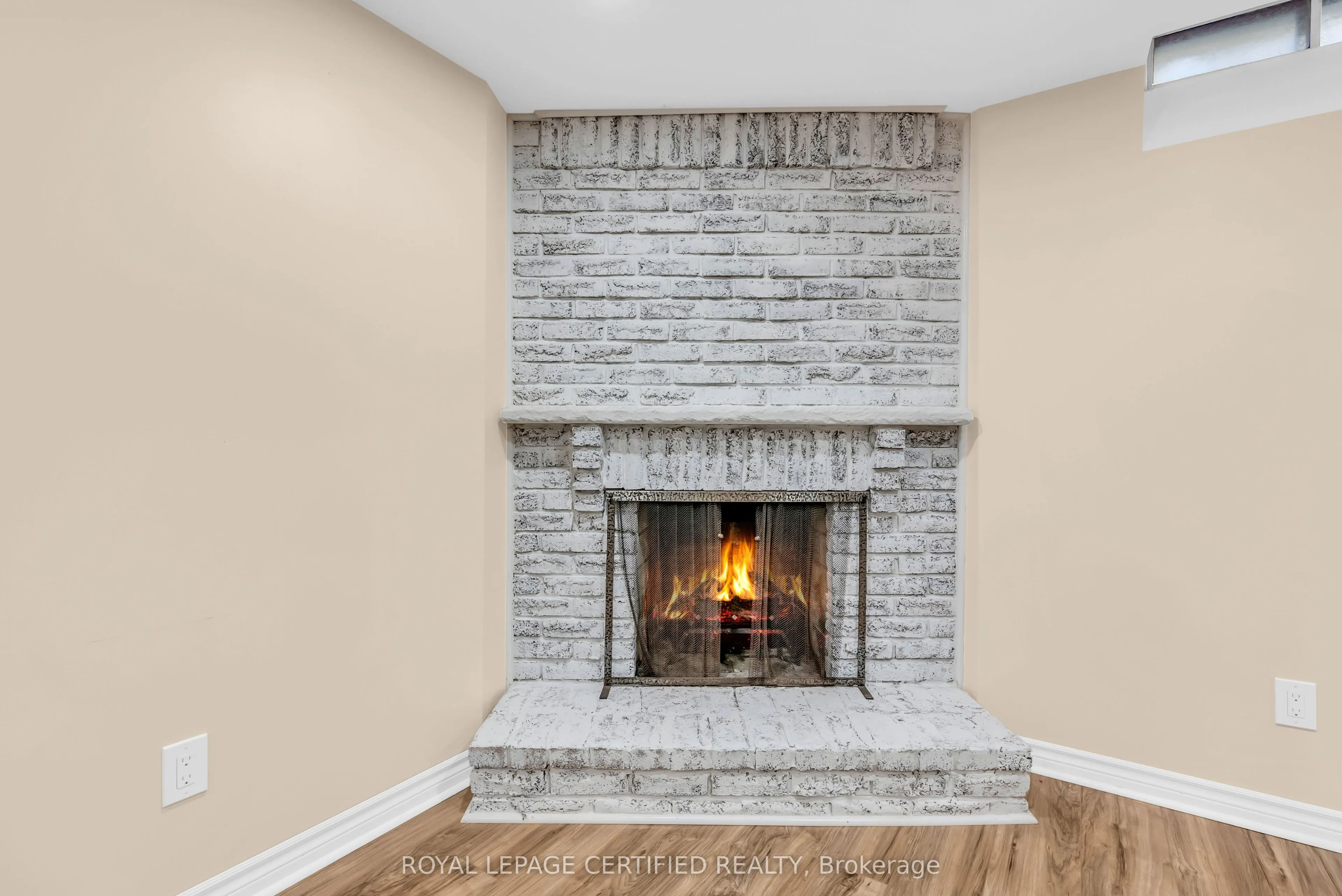 22 Madelaine Crescent