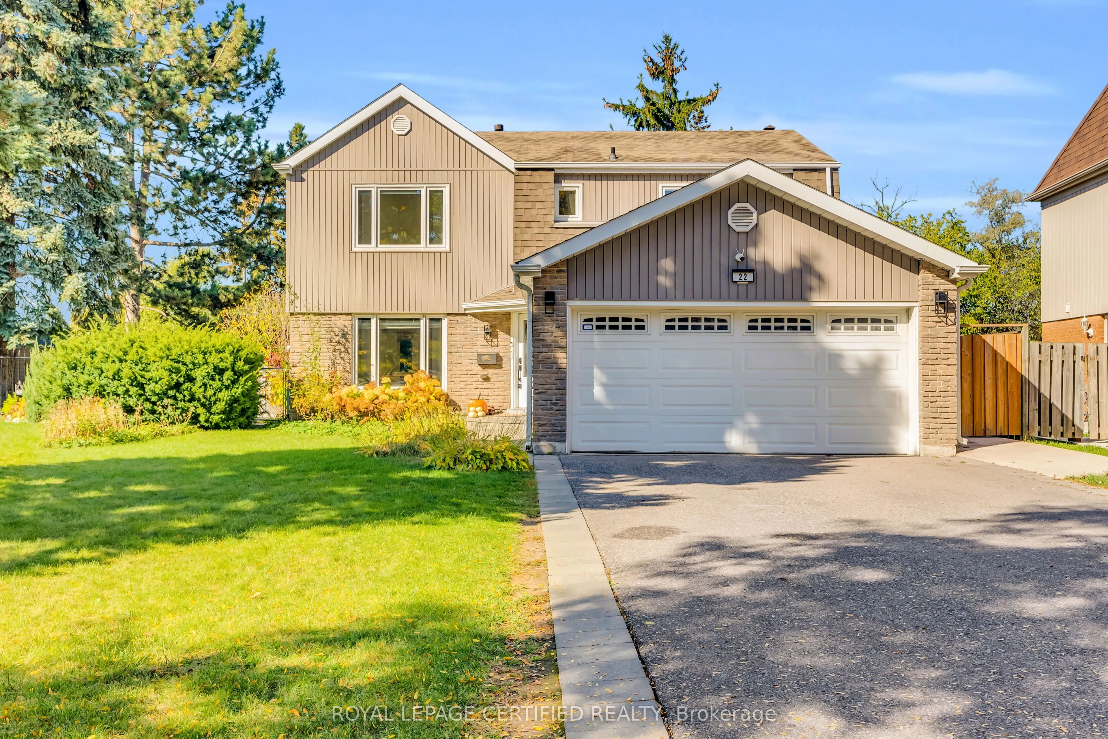 22 Madelaine Crescent