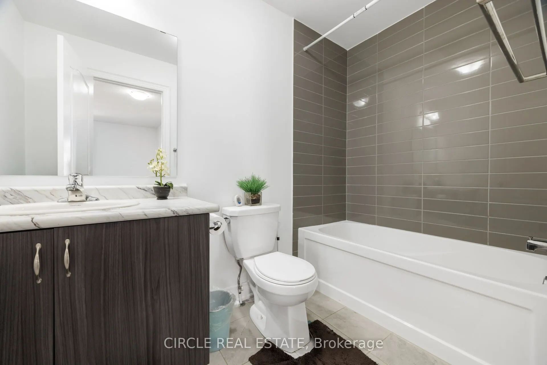 13 Lady Evelyn Crescent