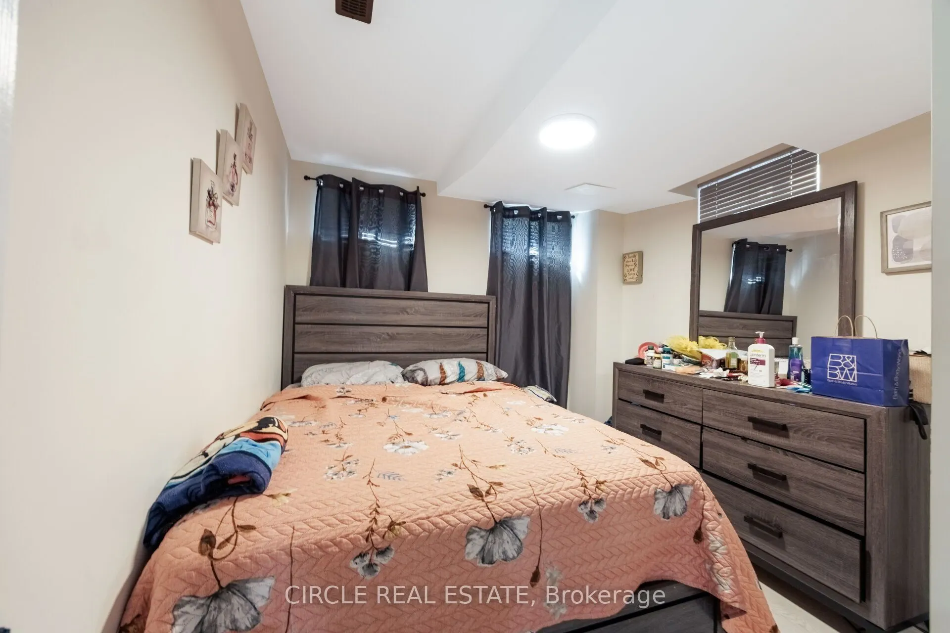 13 Lady Evelyn Crescent