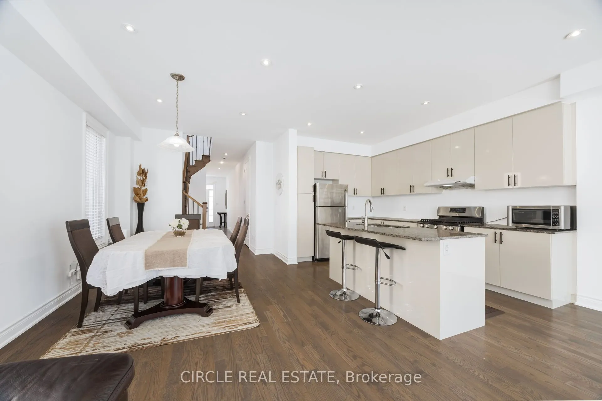 13 Lady Evelyn Crescent
