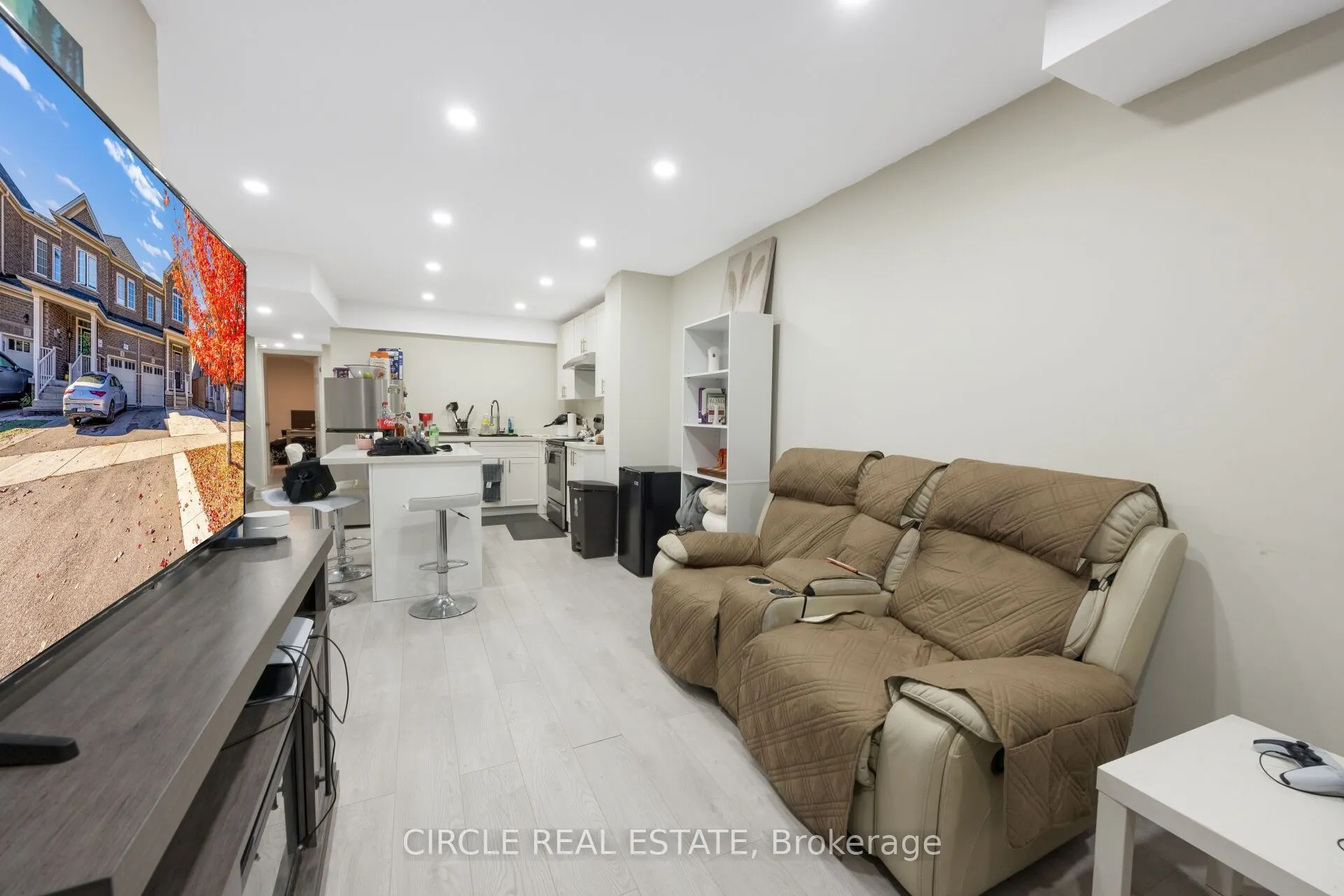13 Lady Evelyn Crescent