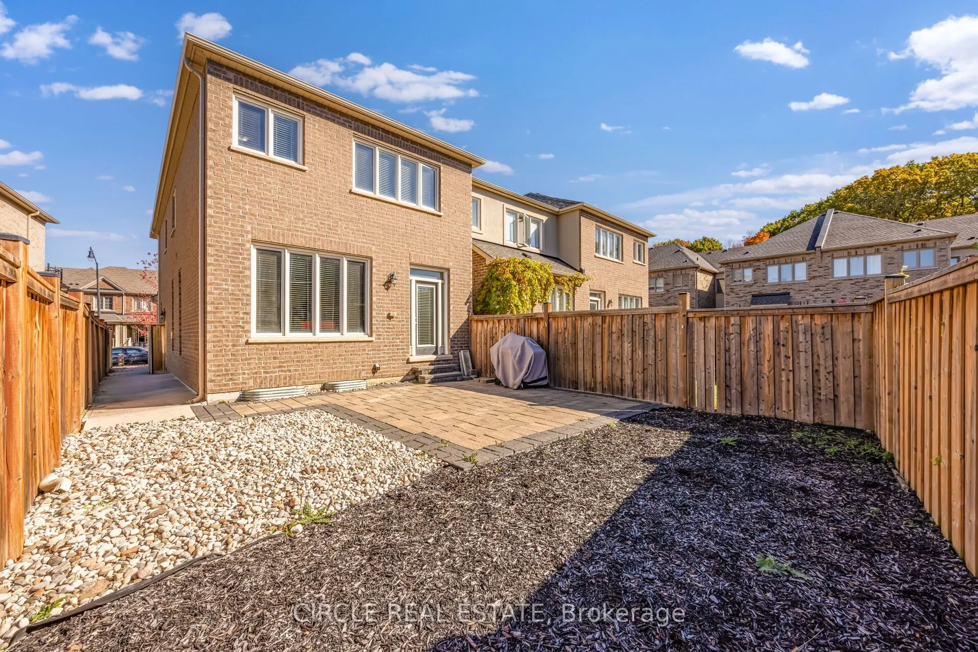 13 Lady Evelyn Crescent