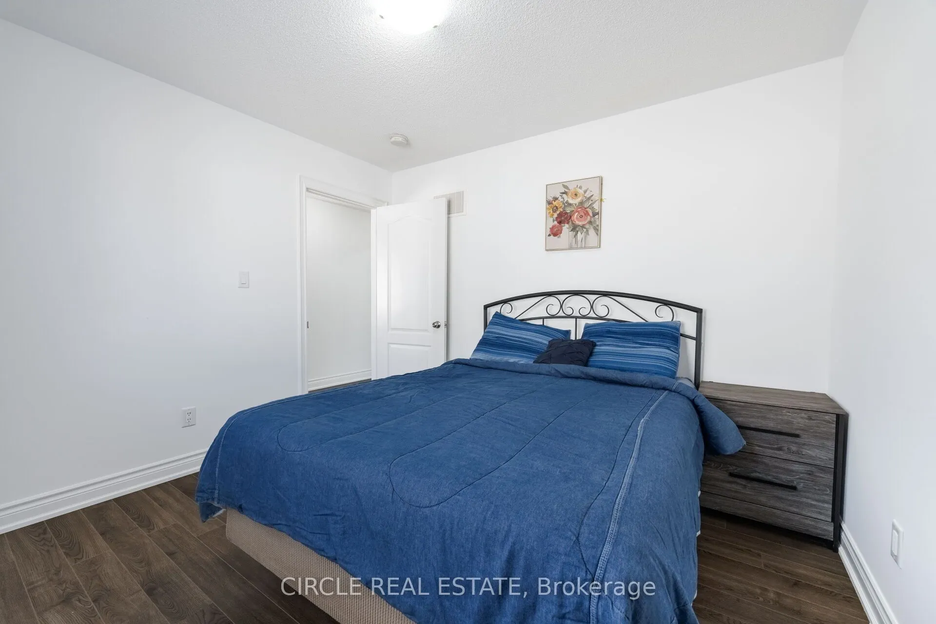 13 Lady Evelyn Crescent